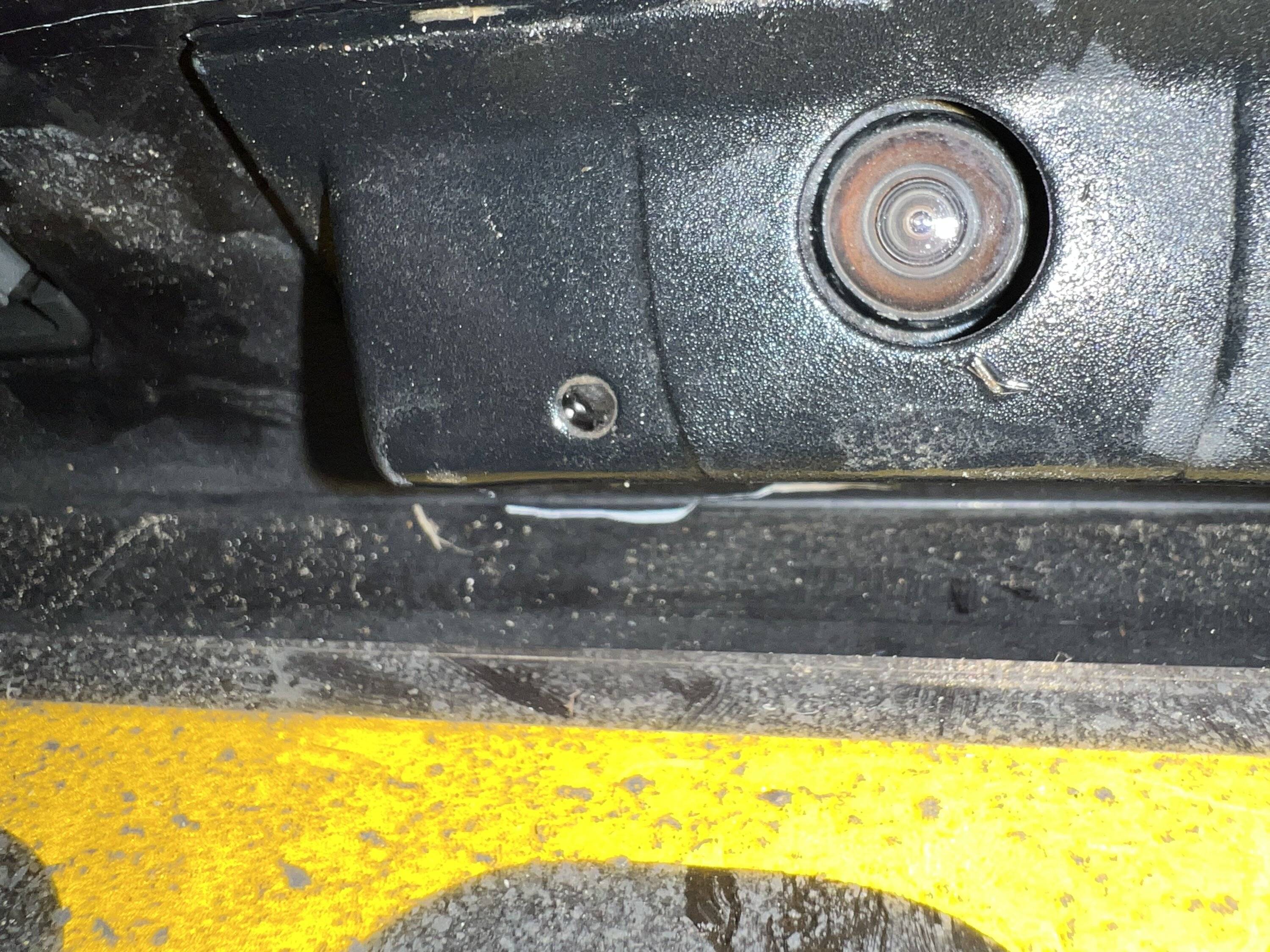 Porsche Taycan Reverse camera lens - small oval 8BB0BC68-9CCD-4D80-9C1A-EEB485511334