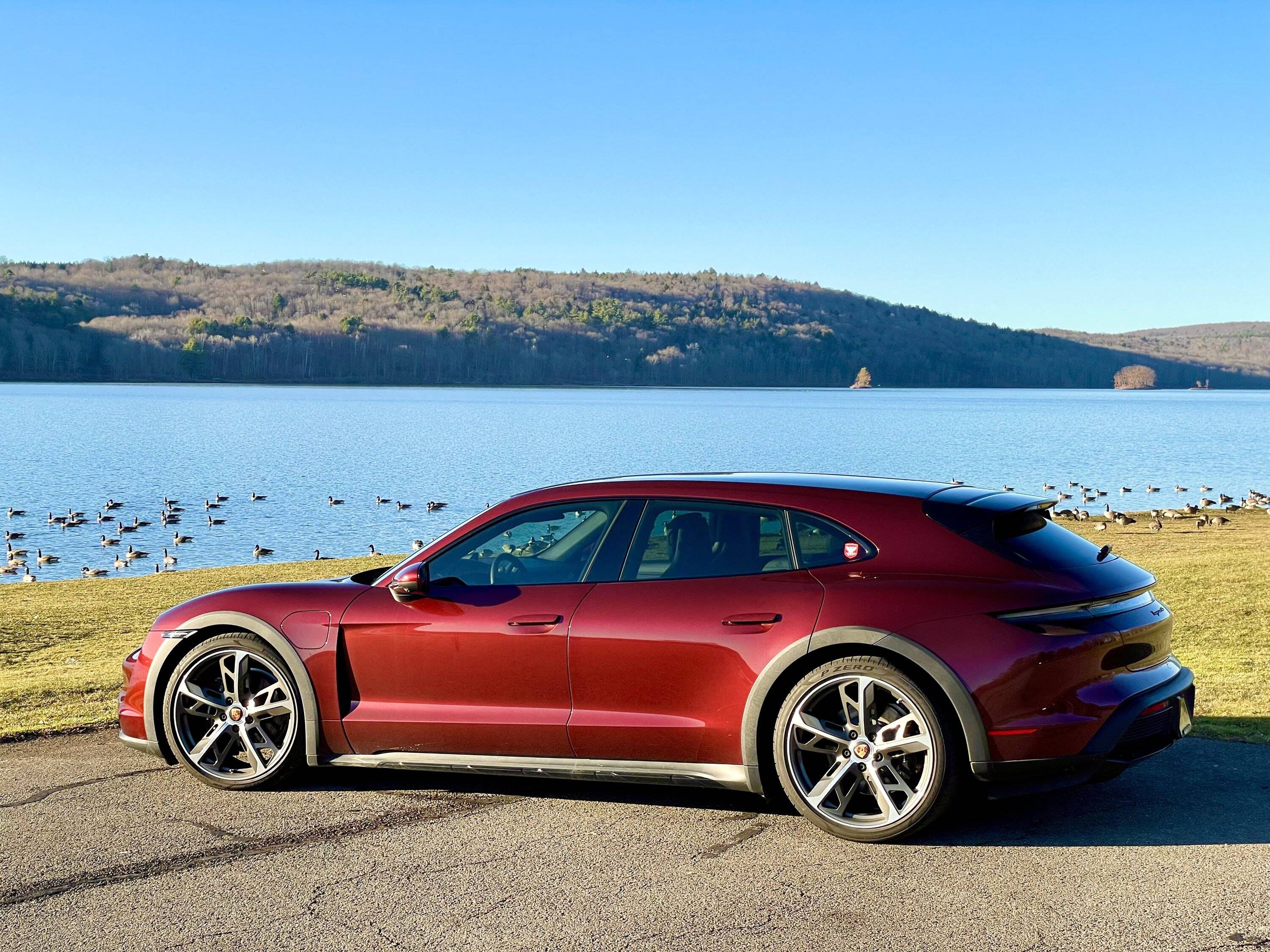 Porsche Taycan CHERRY METALLIC Taycan Club CAAC0FEA-248F-4B69-9987-763AF5B31808