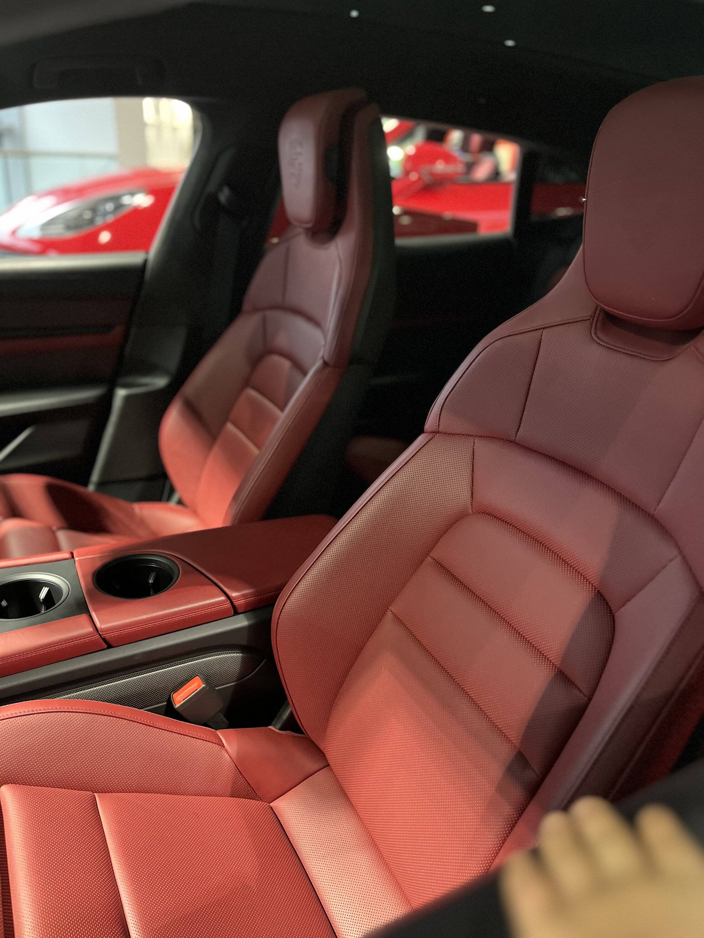 Porsche Taycan Help with interior colors for Mamba Green 238CBF0C-B90F-483B-A0A8-8CE6E83489A0