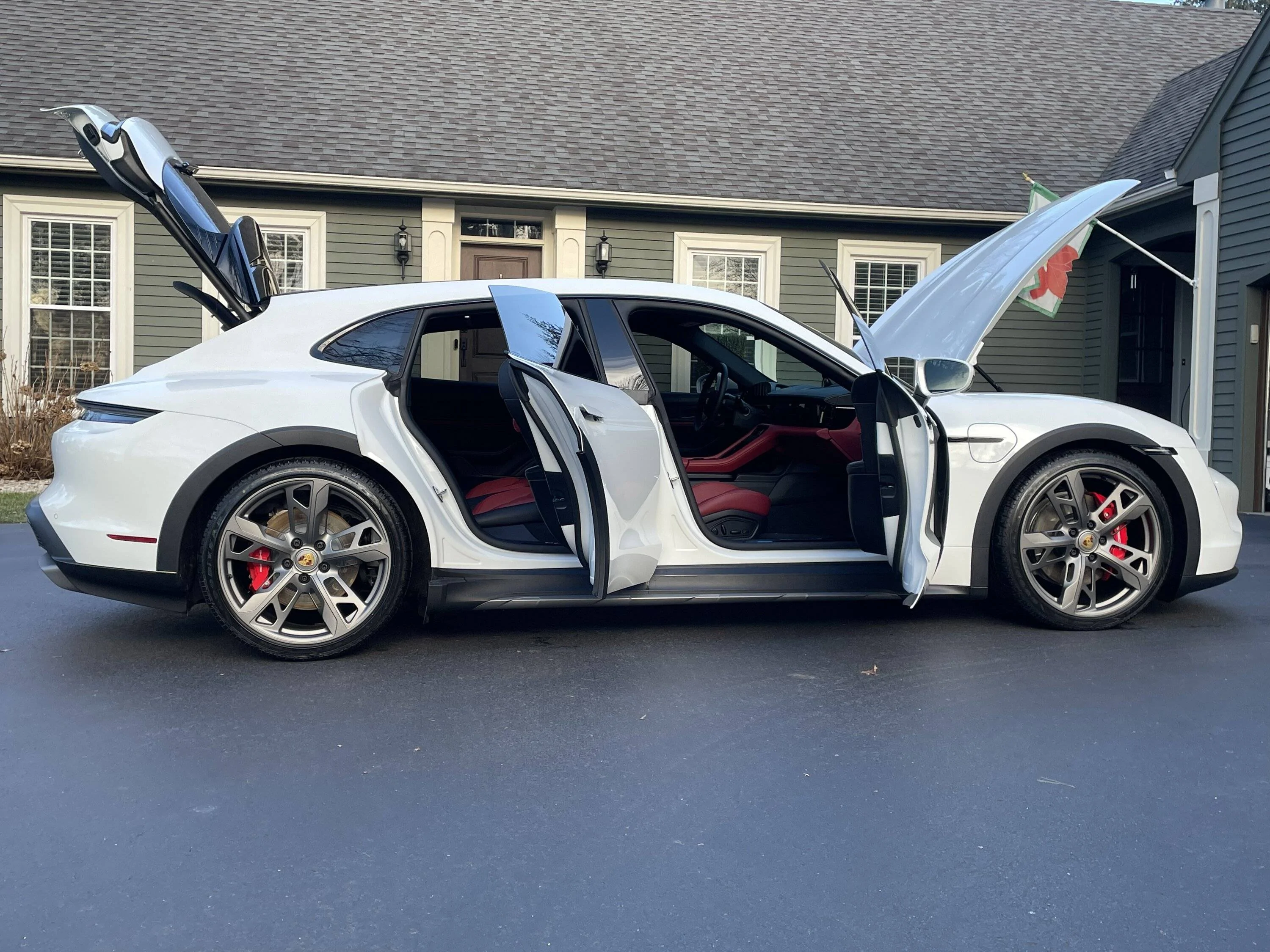 Porsche Taycan 2000 Mile Taycan CT 4S model and options - my review 1640150F-360F-4AEB-8D12-97EF0391CB27