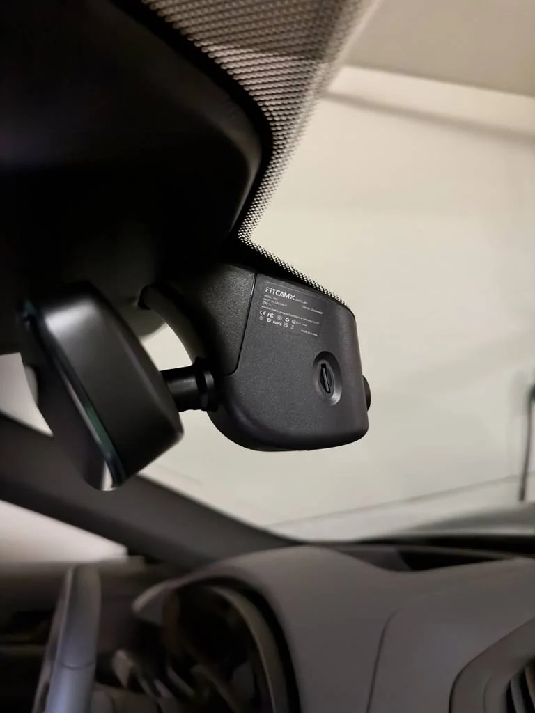 Porsche Taycan Fitcamx dashcam installation 1673893047439