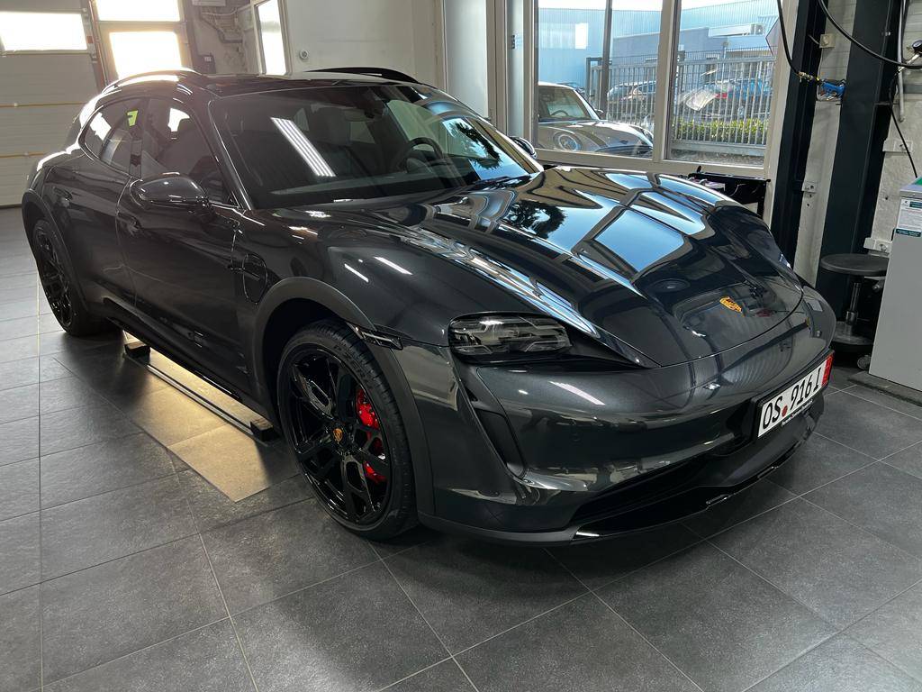 Porsche Taycan VOLCANO GREY Taycan Club IMG-20221215-WA0014