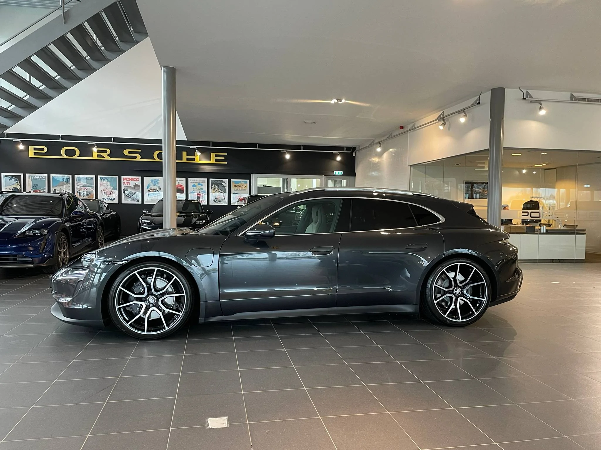 Porsche Taycan VOLCANO GREY Taycan Club 800943B3-31A7-488C-B609-2DD3AC8FDF7B