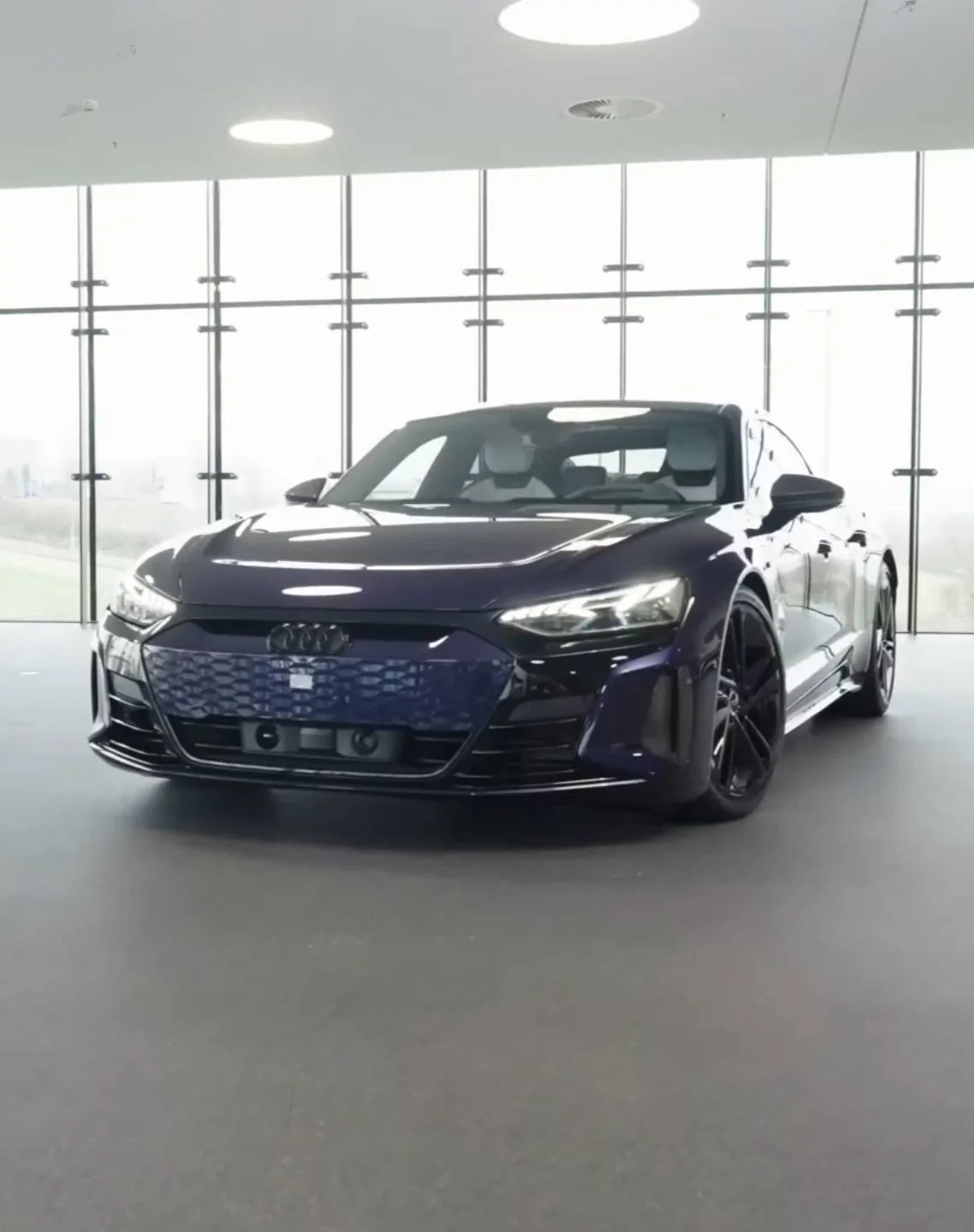 Porsche Taycan Audi Exclusive colors  for the E-Tron GT Screenshot_20230116_072457_Video Player