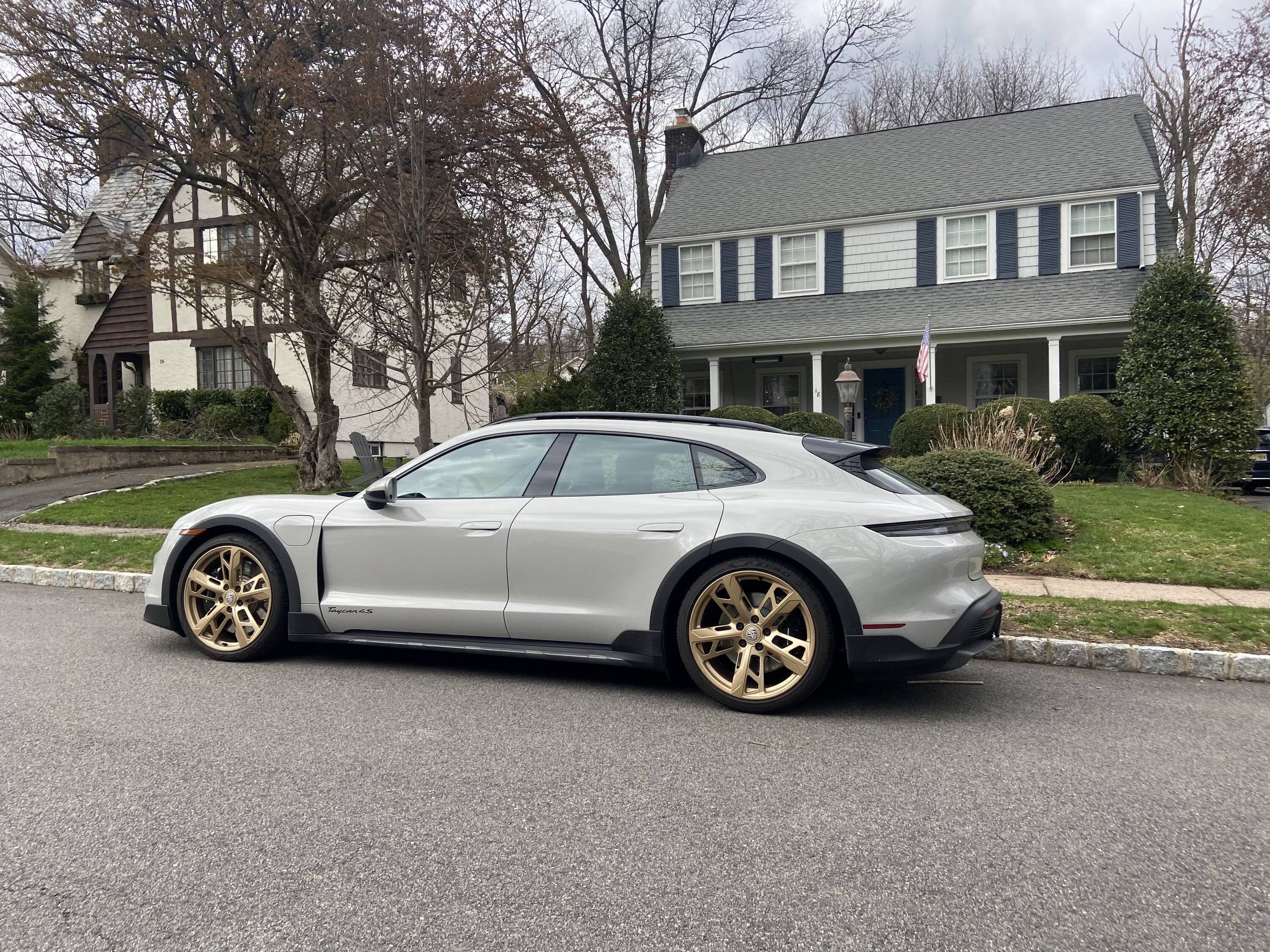 Porsche Taycan Pic Request: Chalk (Crayon) And Aurum Wheels Taycan CT 6C7EC4AD-D93E-4301-A0DB-29E621A90E2A