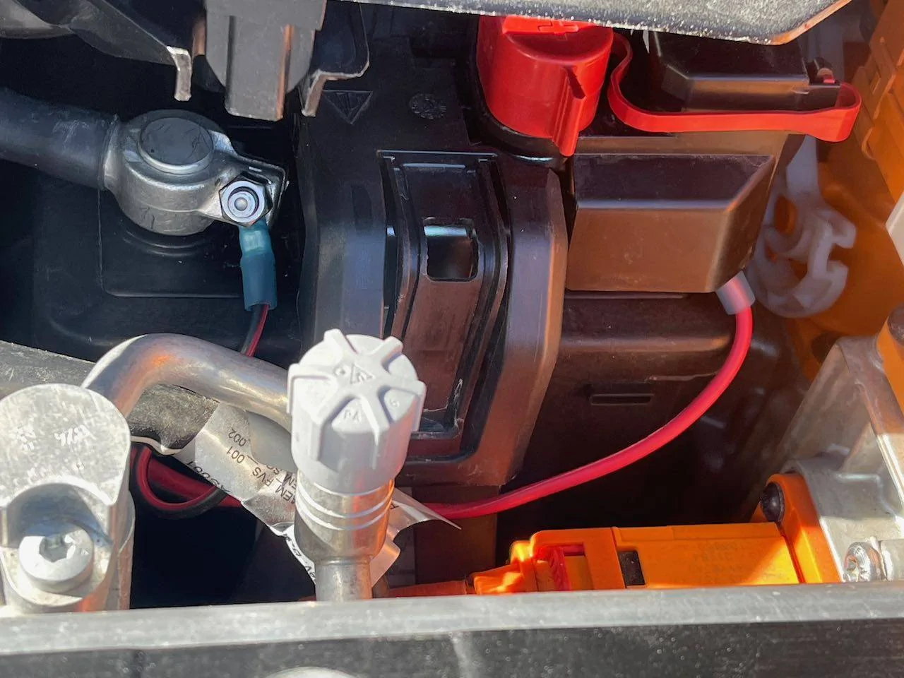 Porsche Taycan 12v battery problems - again IMG_0255