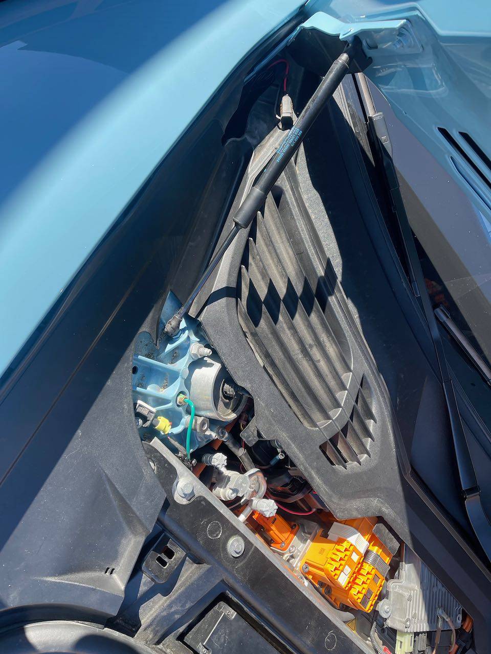 Porsche Taycan 12v battery problems - again IMG_0256