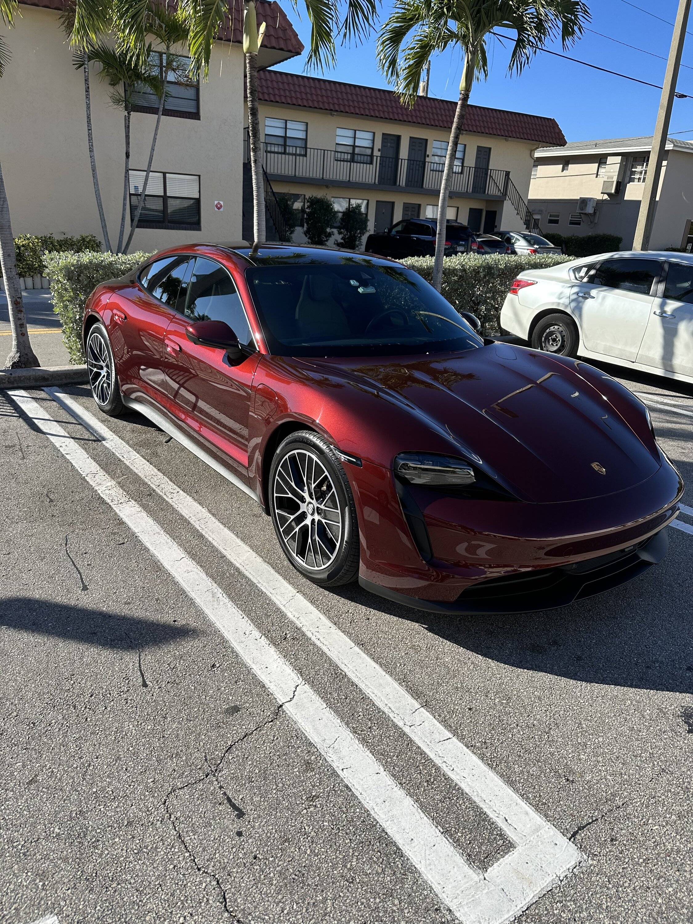 Porsche Taycan RIP Cherry Metallic E3ACAB15-6A5F-4F91-B876-061D53DFF6E0