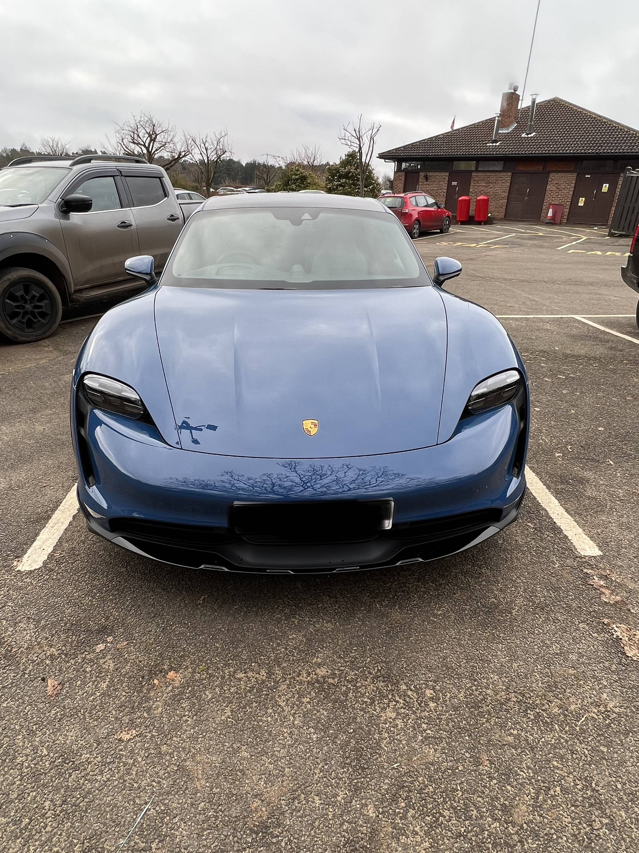 Porsche Taycan NEPTUNE BLUE Taycan Club 27904258-73EC-44F8-9D11-FB66BDE5BD04