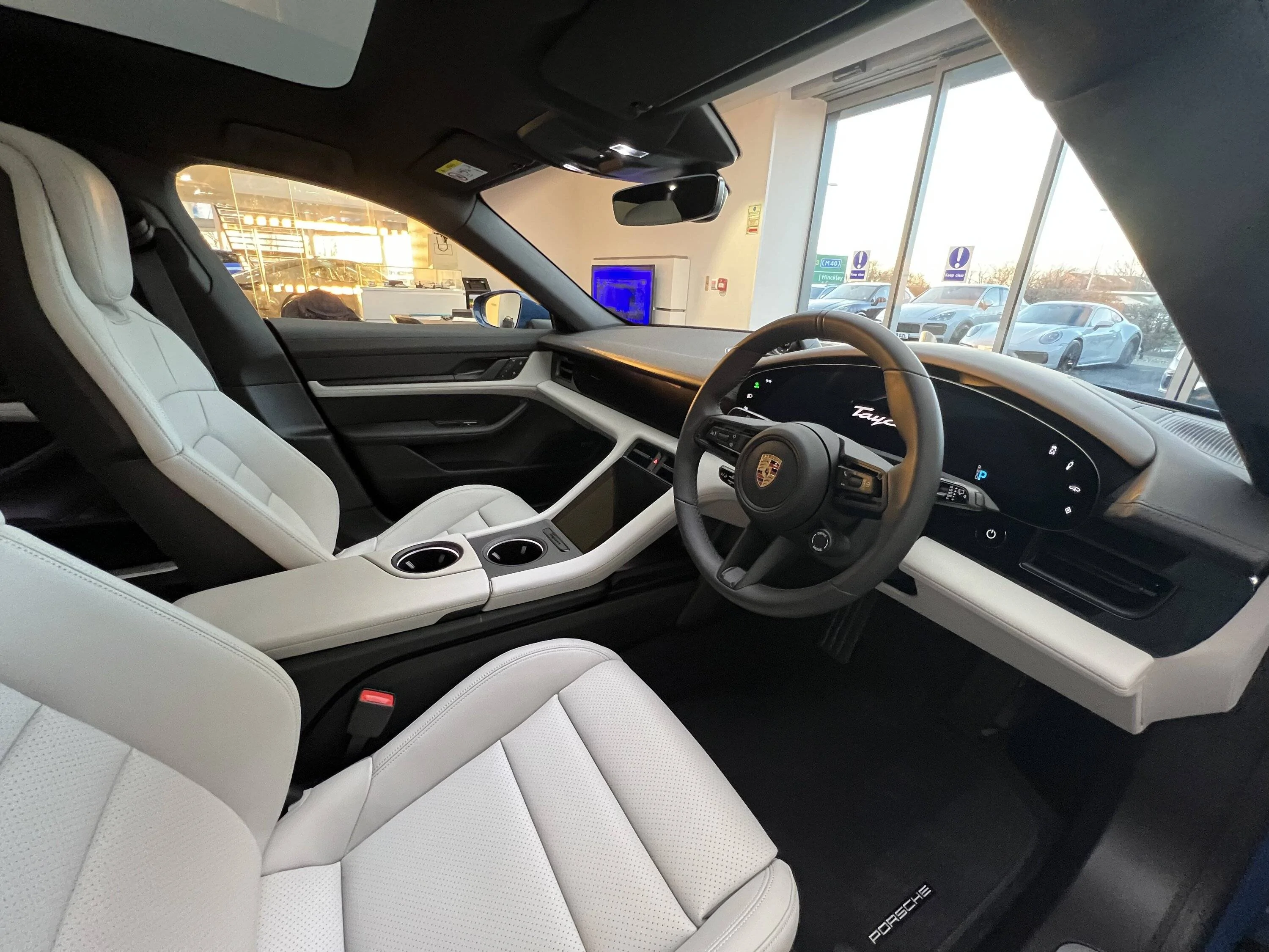 Porsche Taycan NEPTUNE BLUE Taycan Club 9D55E0E6-1B38-4F9D-8812-8049A5F8616F