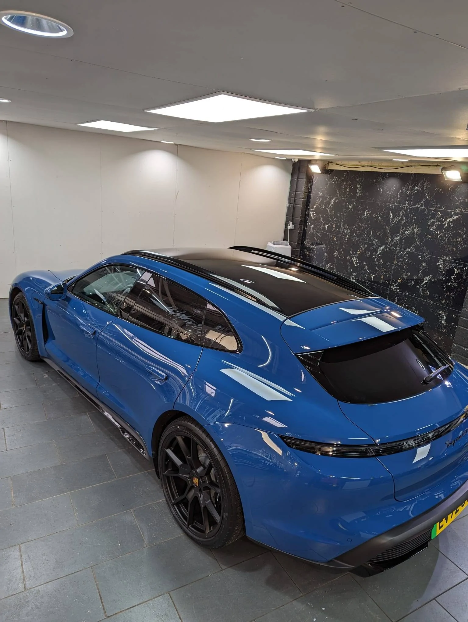 Porsche Taycan NEPTUNE BLUE Taycan Club 586200BD-3B19-47F6-8022-B0F101FAF2F8