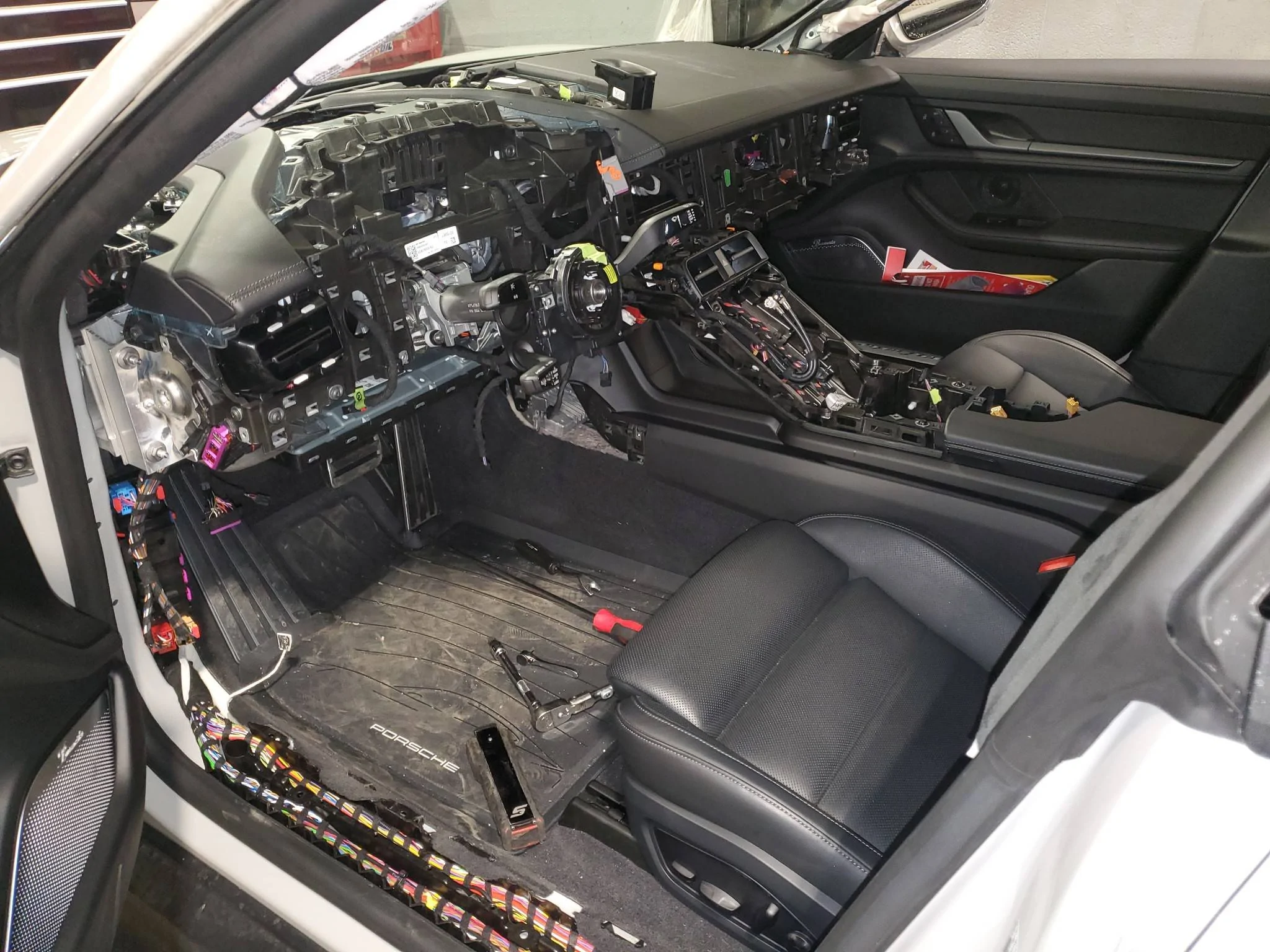 Porsche Taycan No air coming out of the drivers side air vent? 53CD1C26-A683-48D4-9684-B46619975563