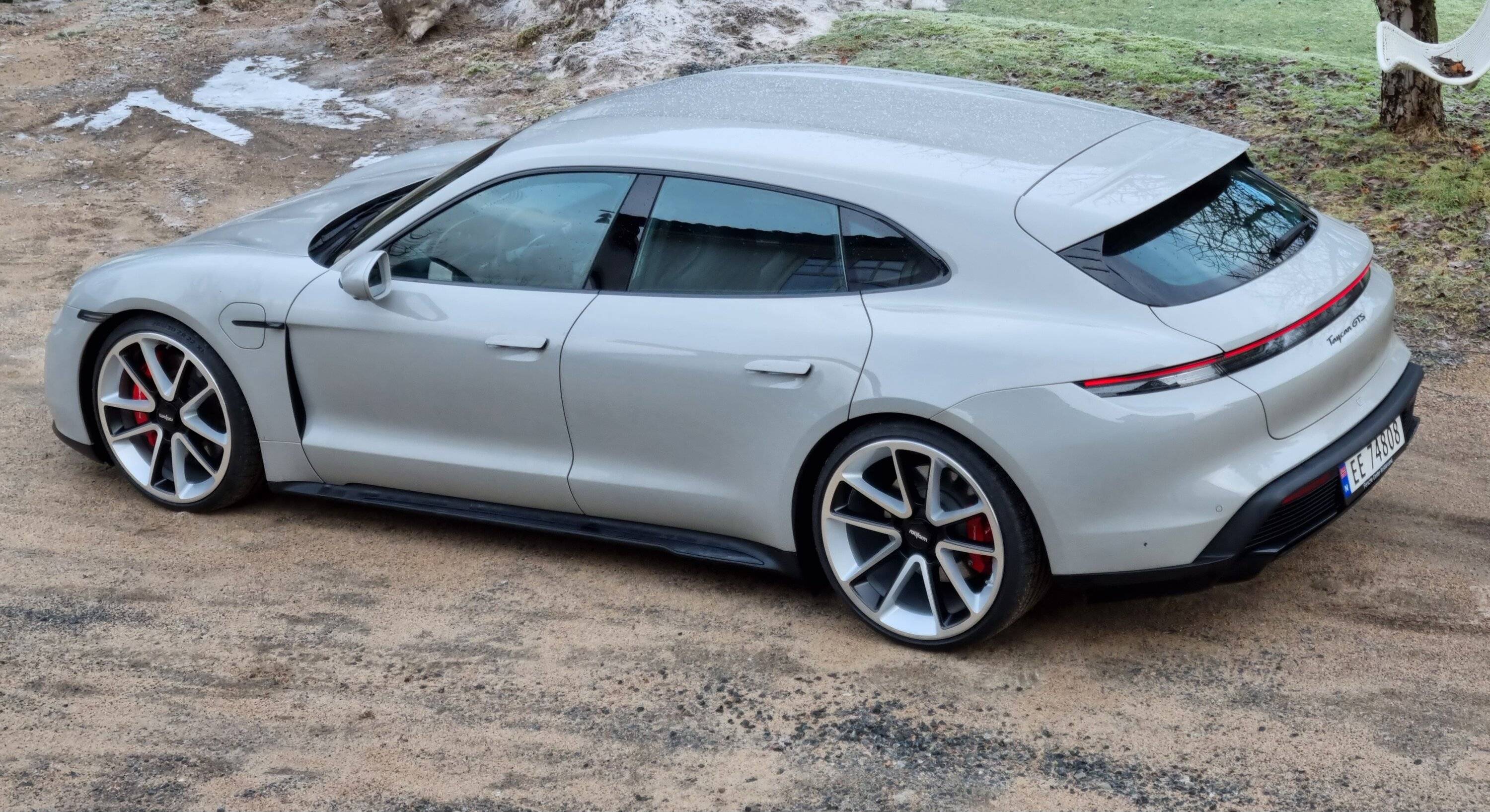 Porsche Taycan Aftermarket wheels for Taycan 20230116_105034