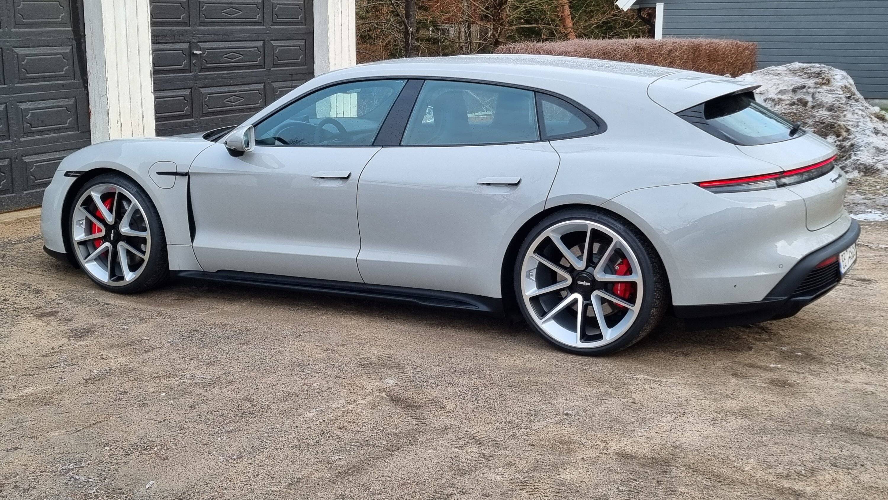 Porsche Taycan Aftermarket wheels for Taycan GTS? 20230116_104118