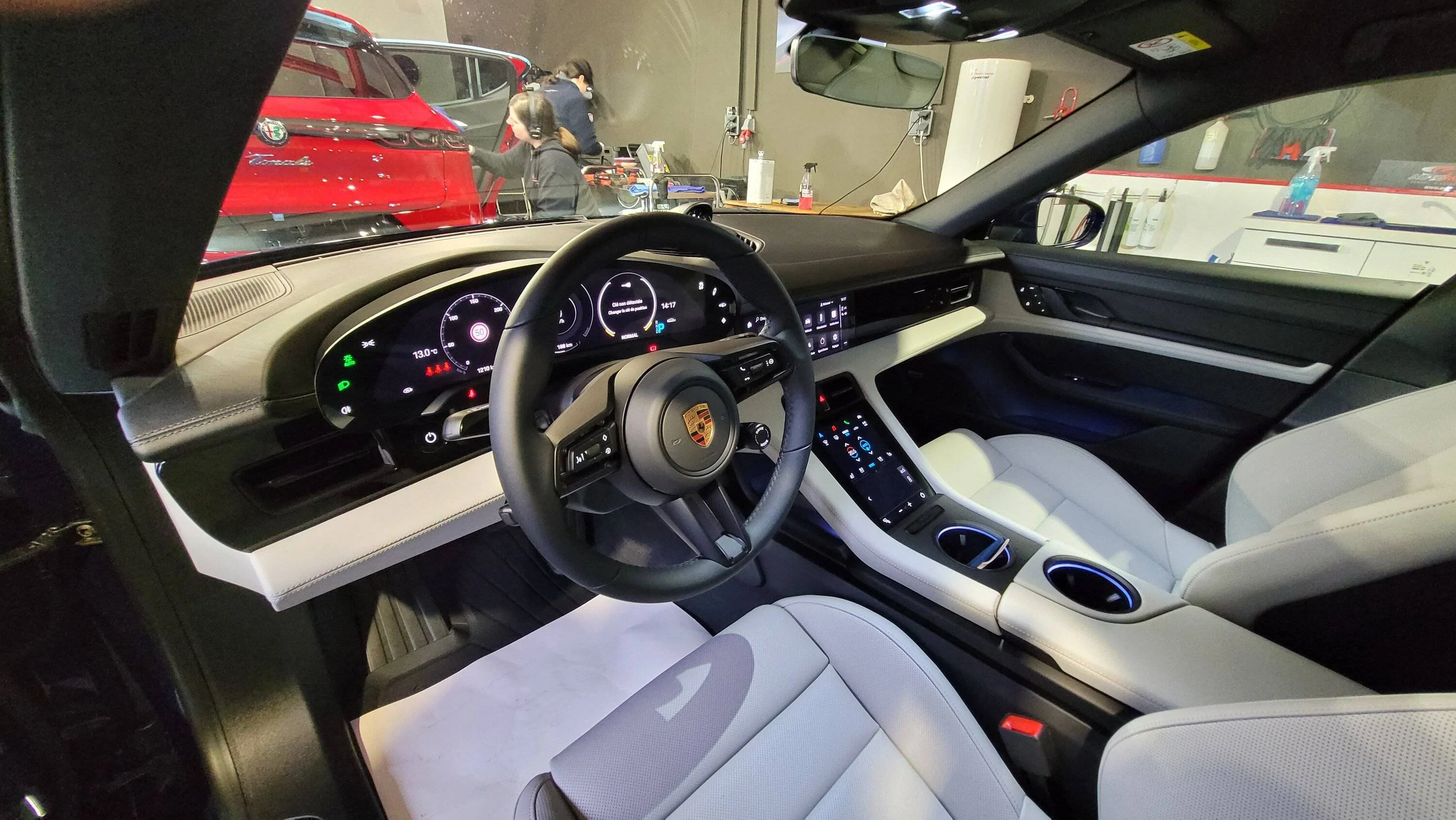 Porsche Taycan Hi from Belgium :) 20230119_141752