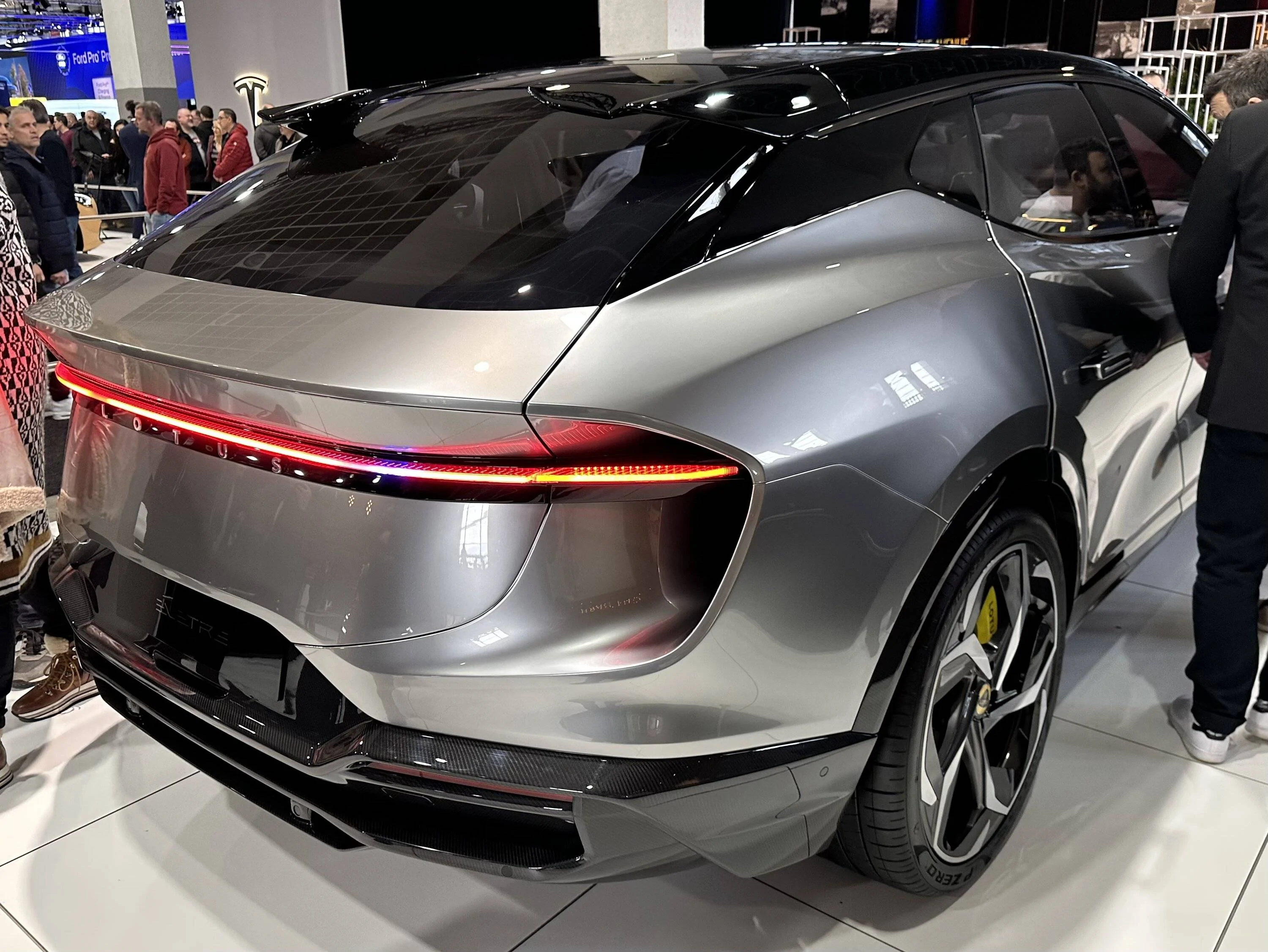 Porsche Taycan New EV Lotus Eletre 78F4D2AB-CF0D-4484-91B1-EB4D49D45CAA