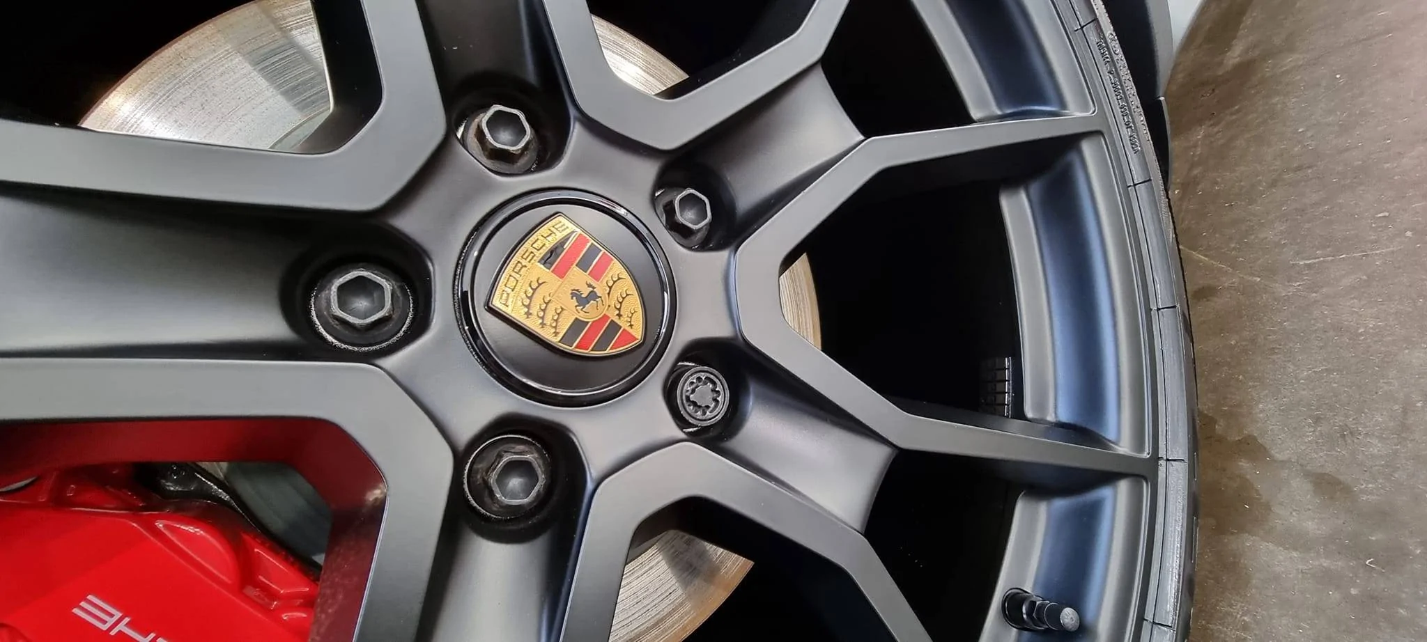 Porsche Taycan CARMINE RED Taycan Club 329022201_582275803758655_221982360705704162_n