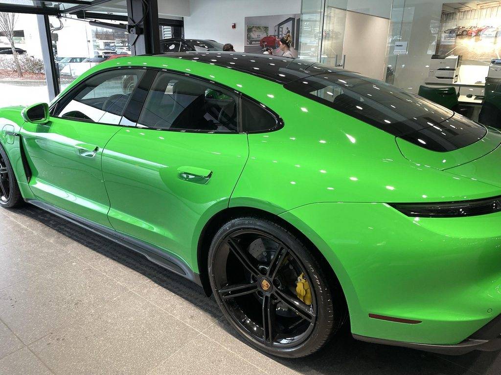 Porsche Taycan Pure Green Taycan Turbo S PTS Delivered! iv5sldch-