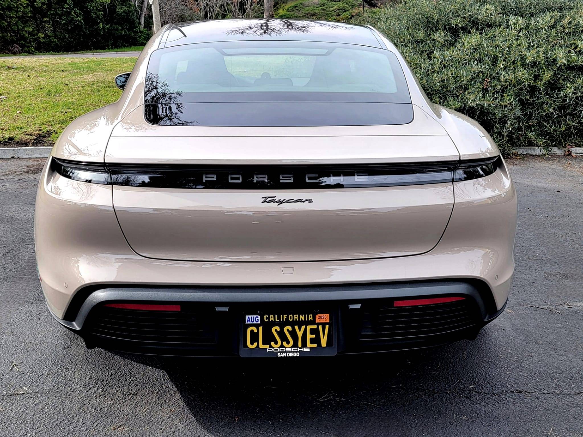 Porsche Taycan COFFEE BEIGE Taycan Club 329002239_665986495323933_7322169171670737374_n