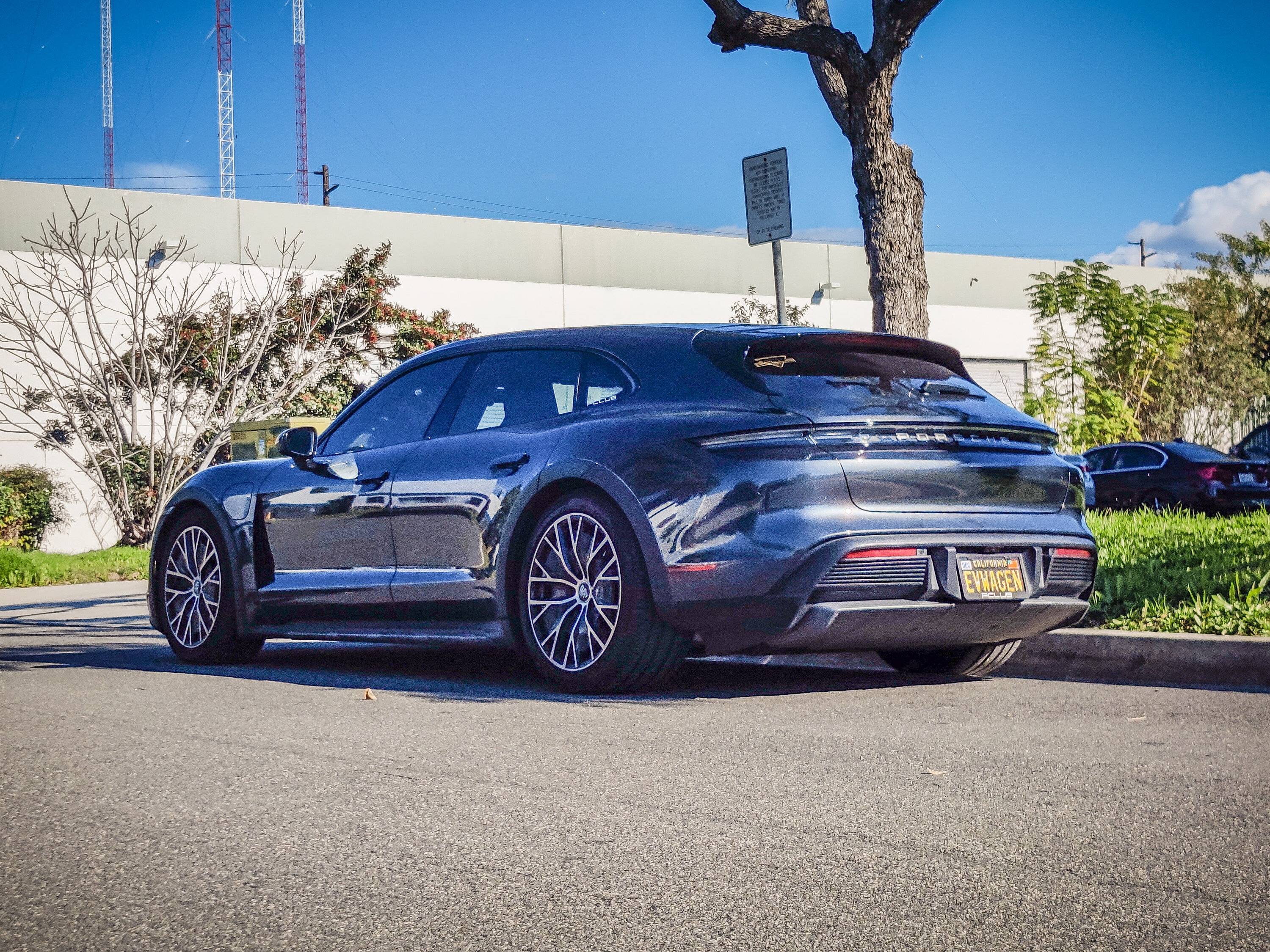 Porsche Taycan Why do you LOVE your Taycan ? PSX_20230118_110942