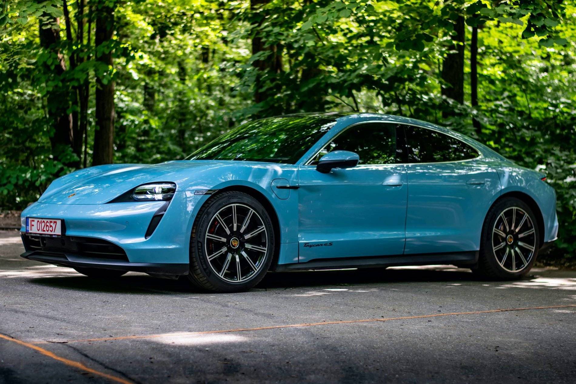 Porsche Taycan FROZEN BLUE Taycan Club frozen blue taycan 4s 1