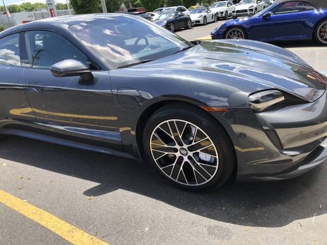Porsche Taycan VOLCANO GREY Taycan Club B5C81462-E431-474D-AB79-41ADB0F6A61C