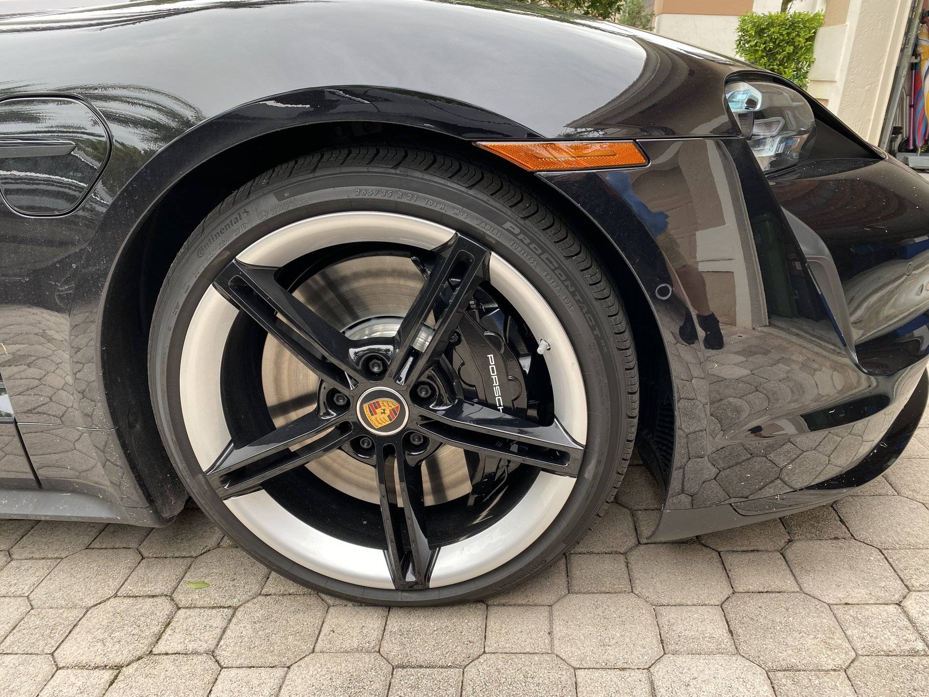 Porsche Taycan Clear Side Markers IMG_2602.JPG