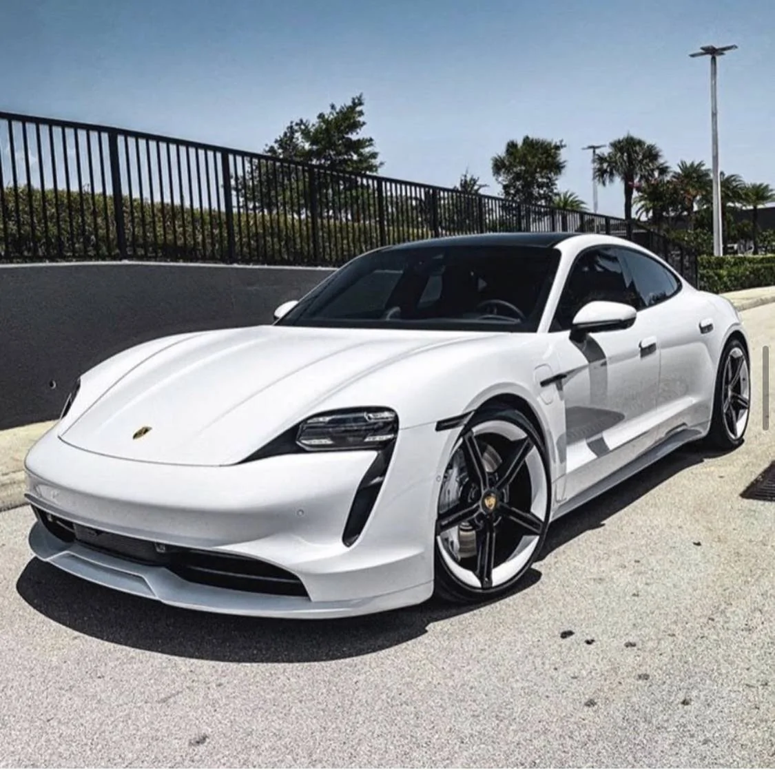 Porsche Taycan 4S side skirts and front apron D3FB22C0-056B-406D-B2CC-EE8C017E6B2D