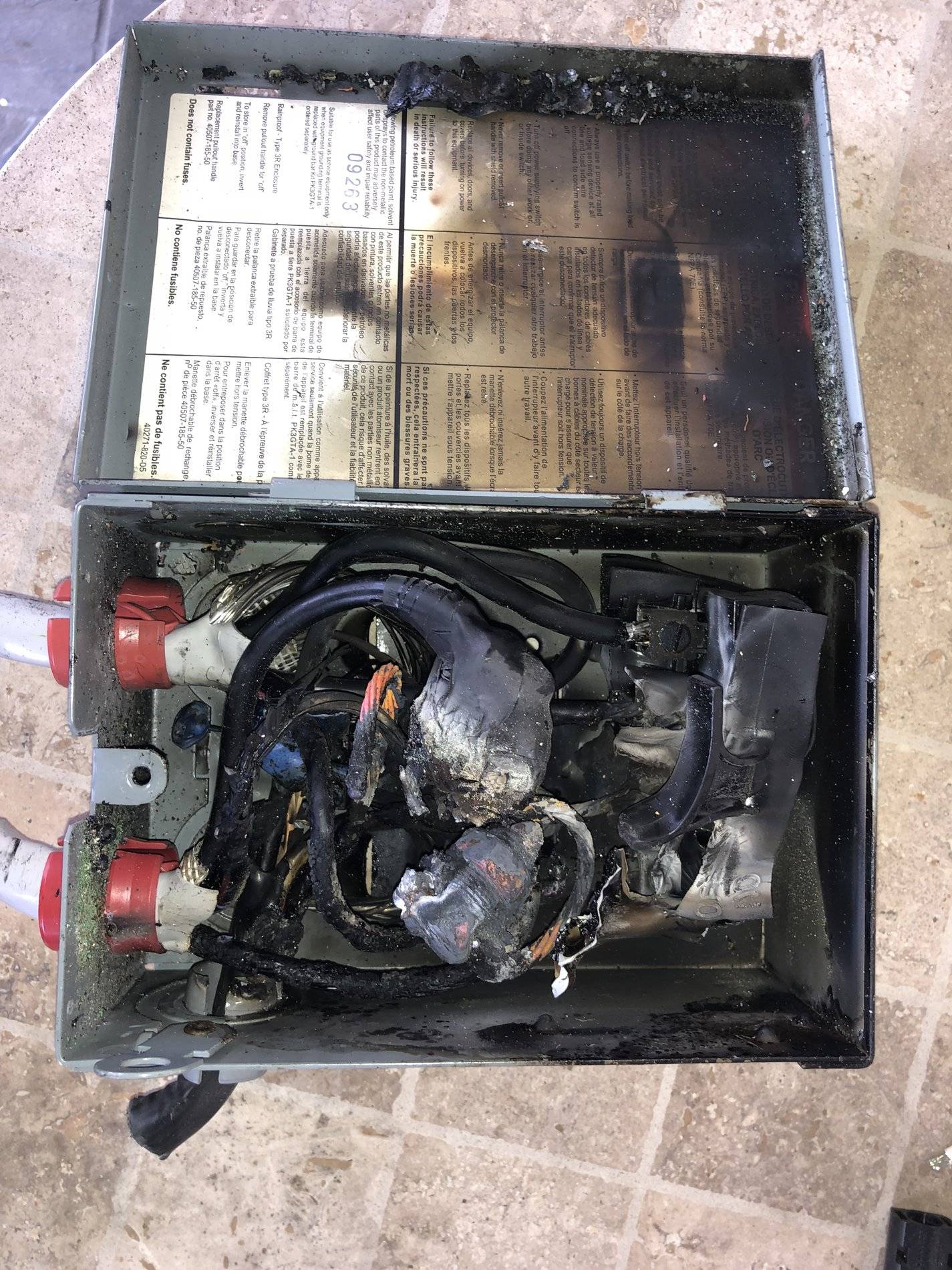 Porsche Taycan 220v charging plug at home 1592543973283