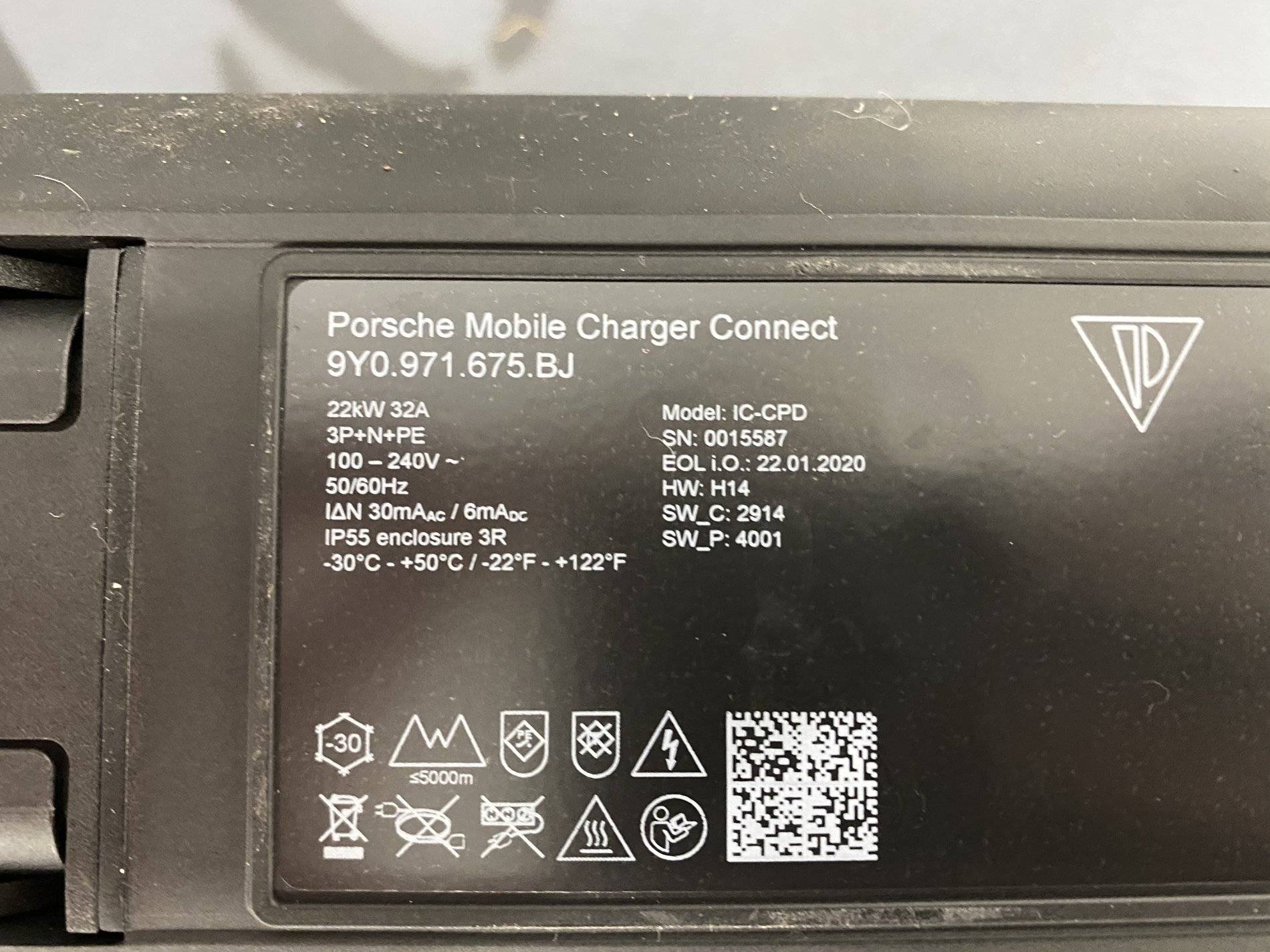 Porsche Taycan Chargemaster Problem - Red Ring Of Death! FFCC00B7-E515-4094-82B5-71639B71E587