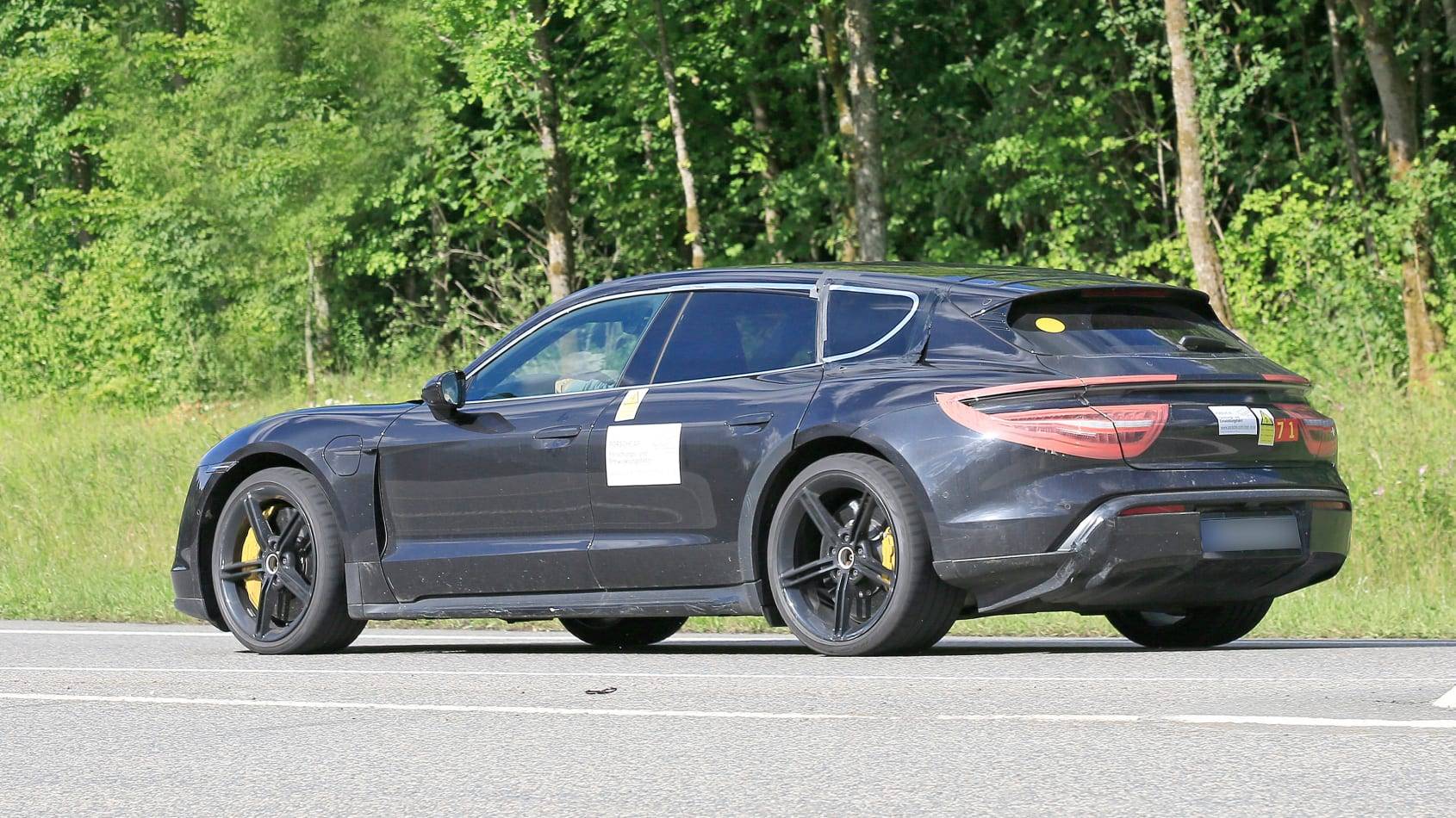 Porsche Taycan Latest Taycan Cross Turismo Prototype Spy Shots Porsche%20Taycan%20Cross%20Turismo-5