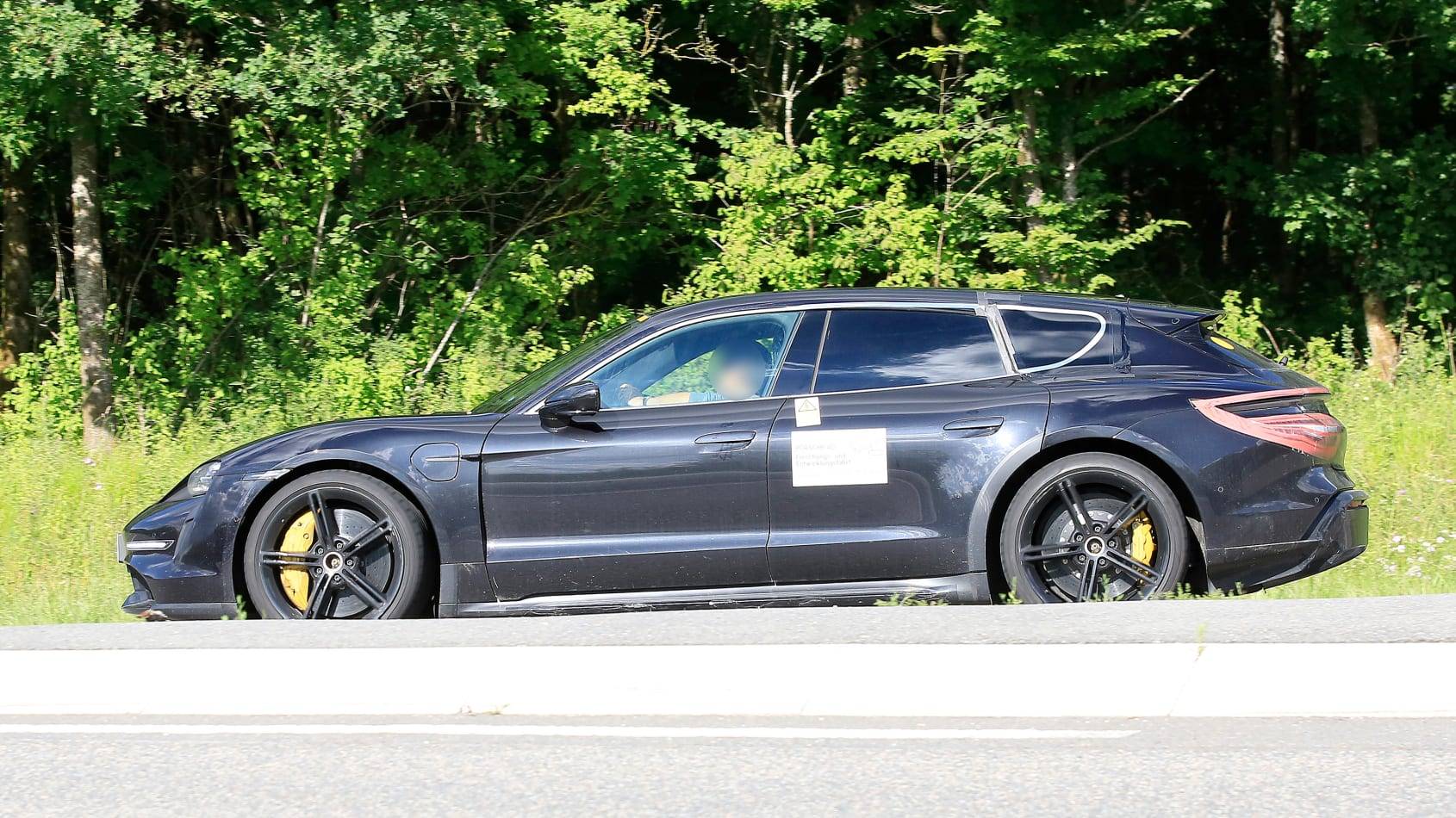 Porsche Taycan Latest Taycan Cross Turismo Prototype Spy Shots Porsche%20Taycan%20Cross%20Turismo-4