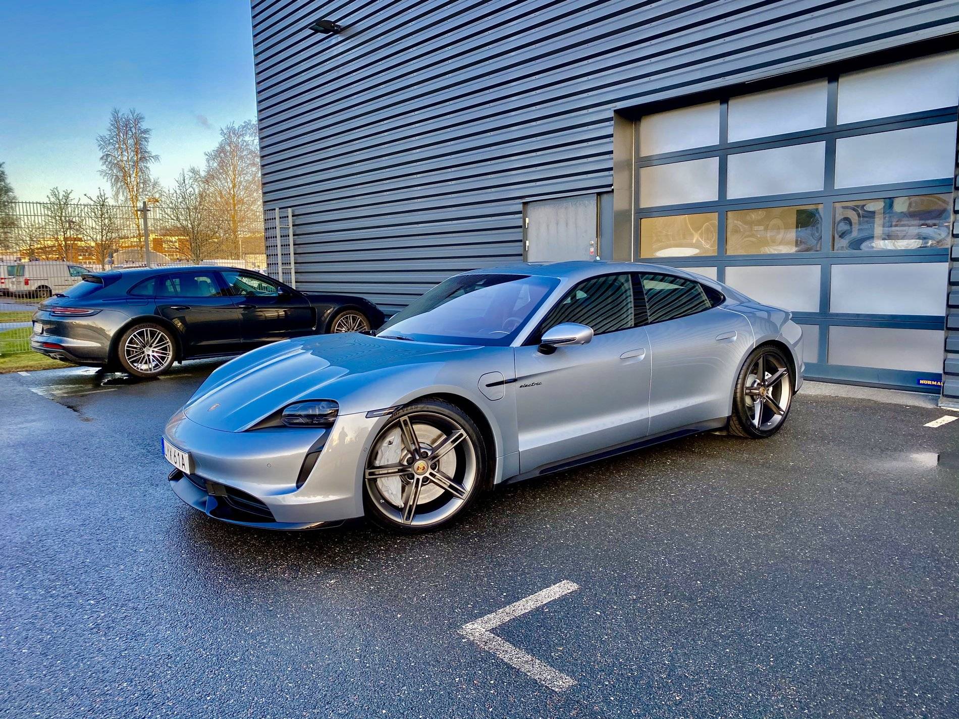 Porsche Taycan Taycan Colours 0E245D10-131C-4FAB-8BCD-97E431853E15