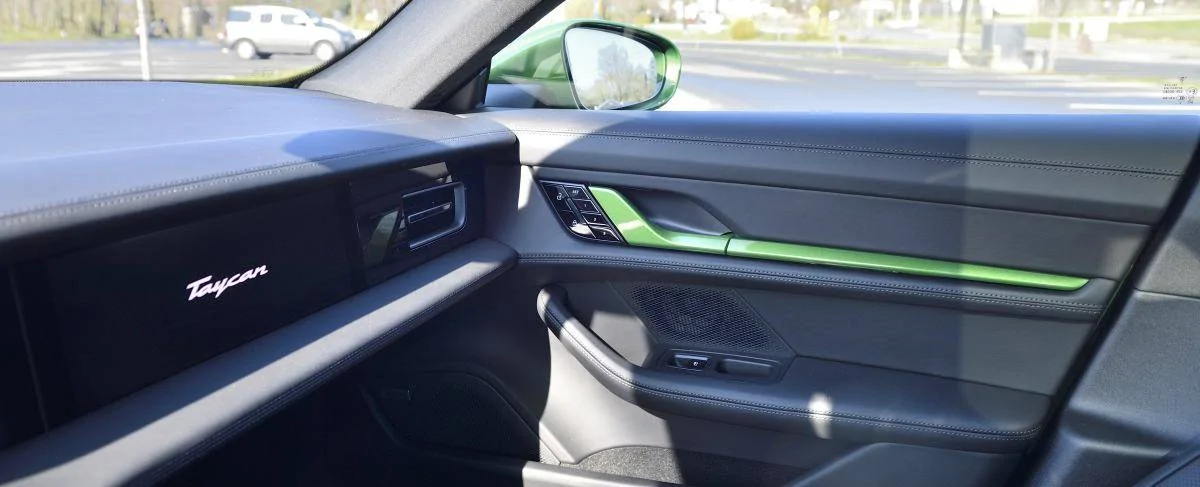 Porsche Taycan New Features on 2021 Taycan Taycan003