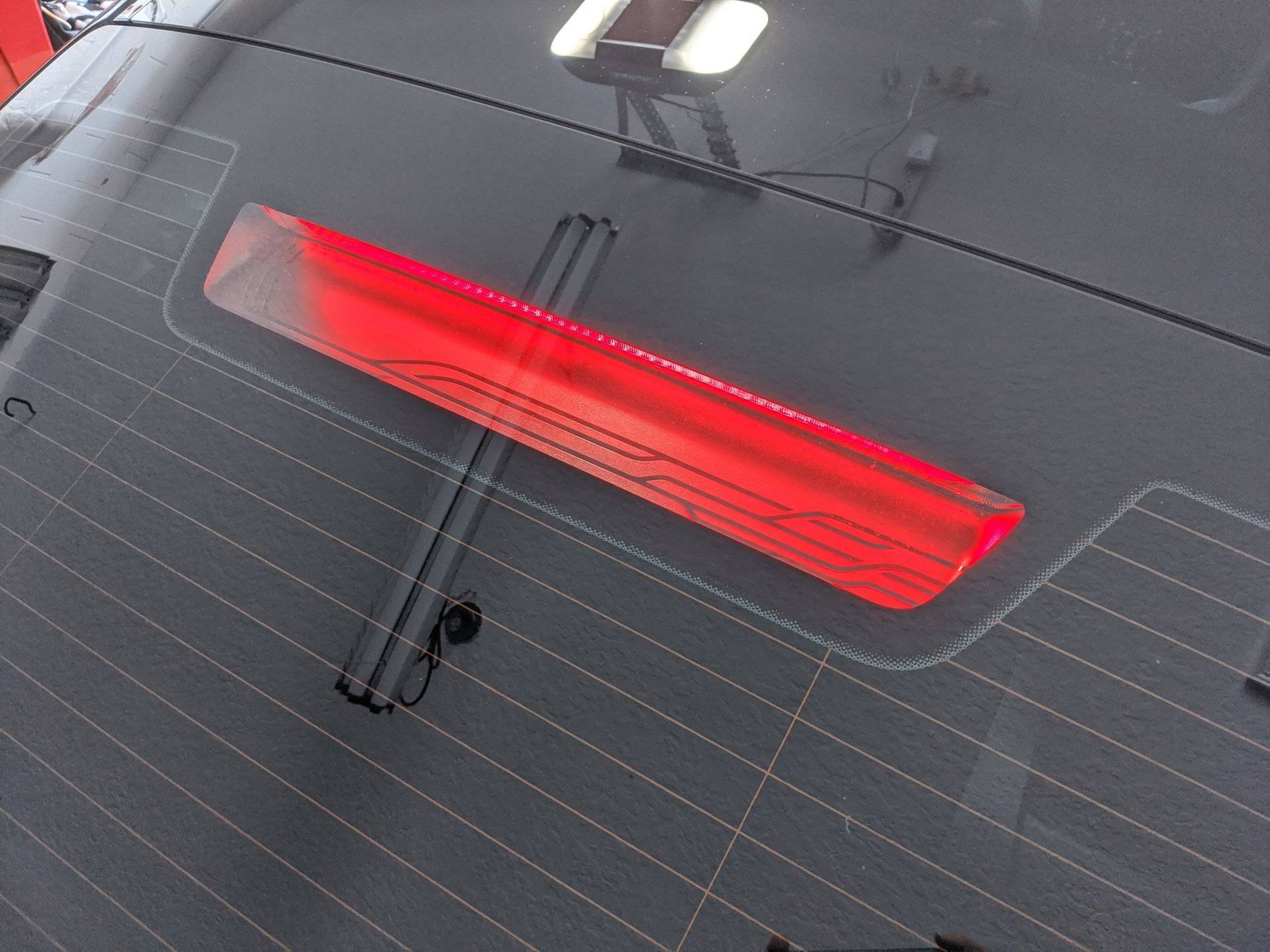 Porsche Taycan Center brake light quirk / design element / easter egg IMG_20200628_121151