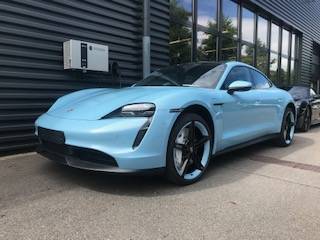 Porsche Taycan FROZEN BLUE Taycan Club C992155F-A16E-40C1-9C79-A49D047CDC9F
