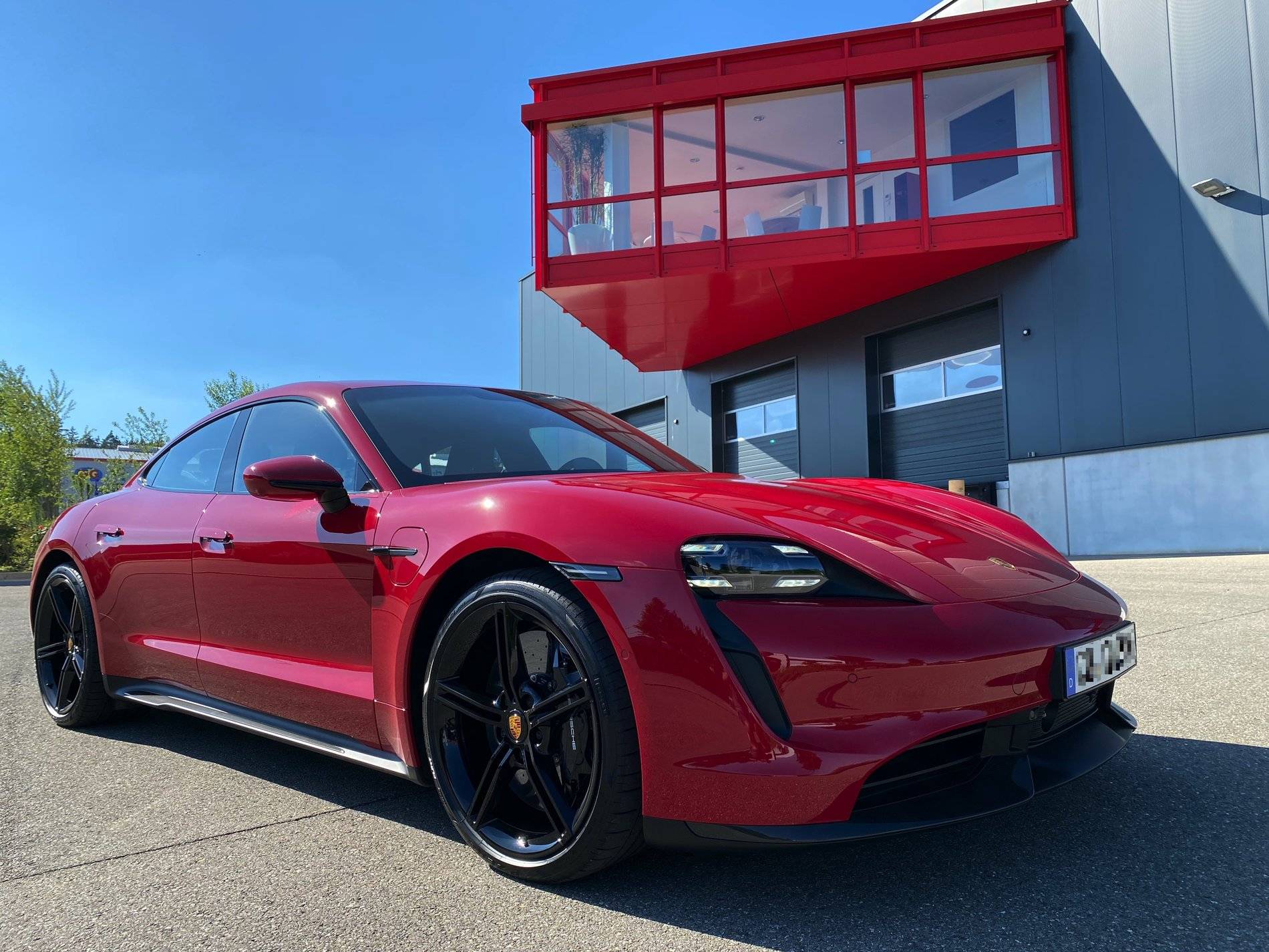Porsche Taycan CARMINE RED Taycan Club IMG_0346