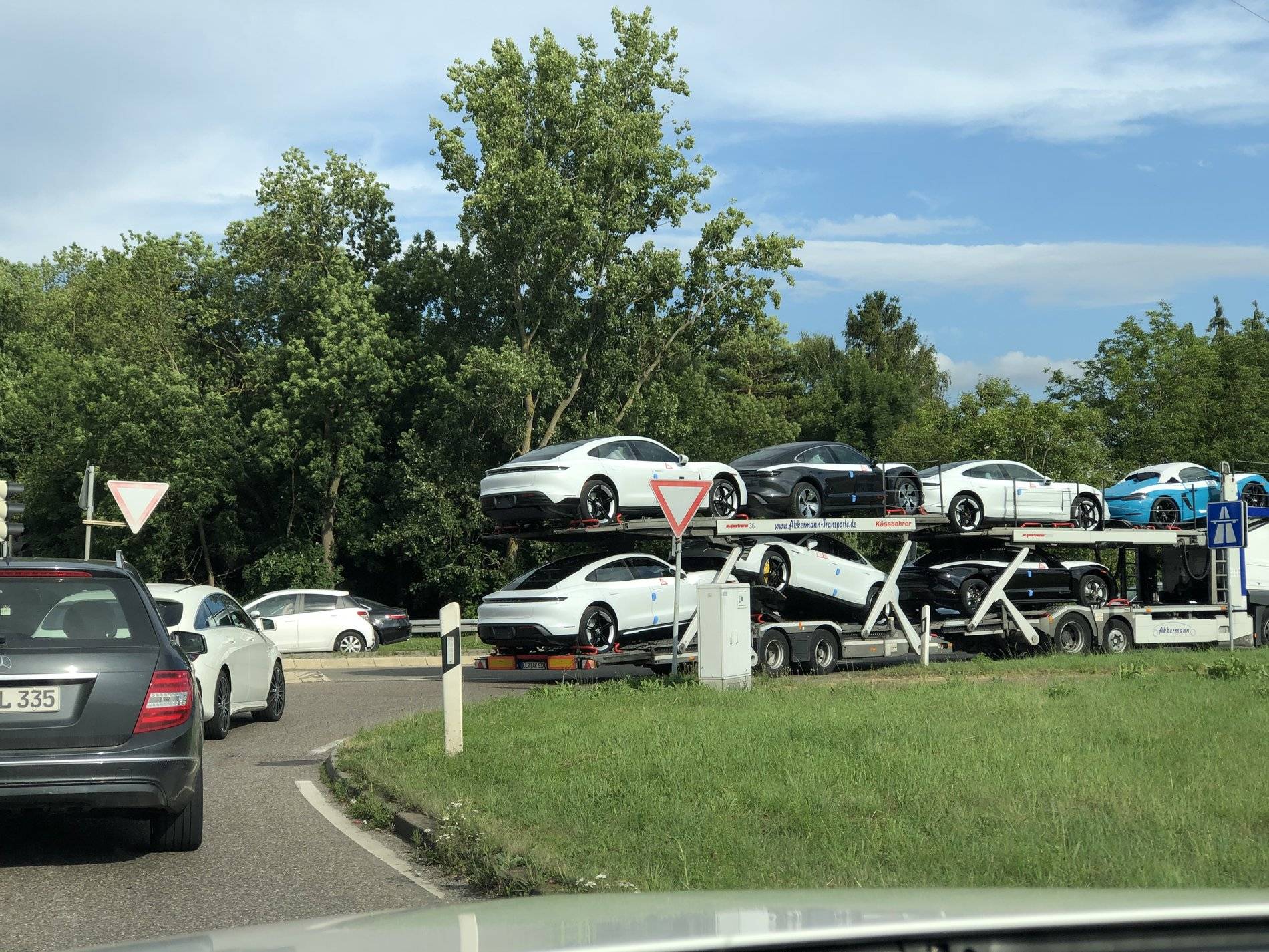 Porsche Taycan Taycan Waiting Room: Who has ordered and a delivery date? 84D28988-A693-4908-A085-51A3DECD46C2