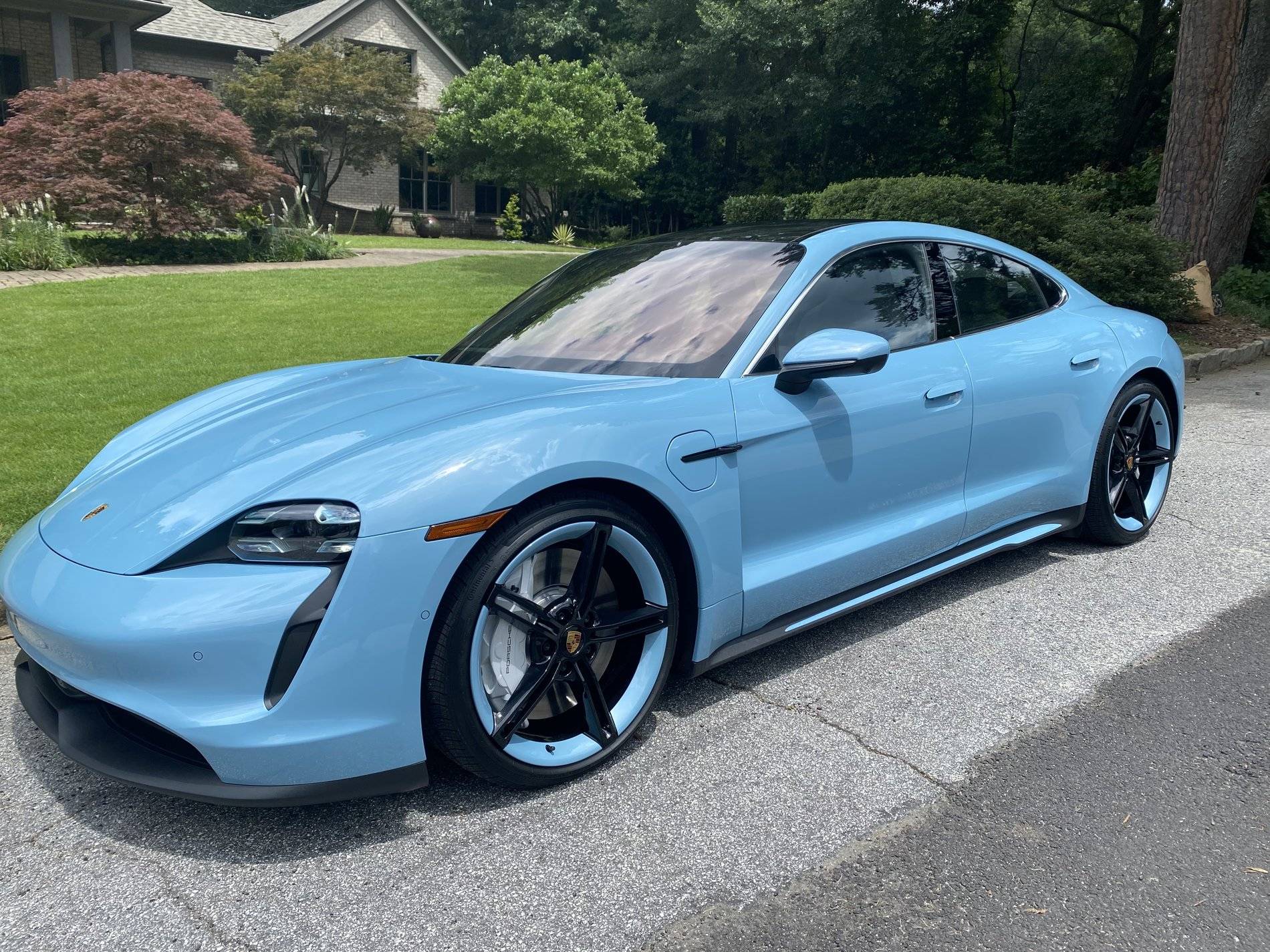 Porsche Taycan Frozen Blue Taycan, with matching Mission-E wheels and side skirt 7FD44B97-0FEF-4458-9169-369DF8EA5E16