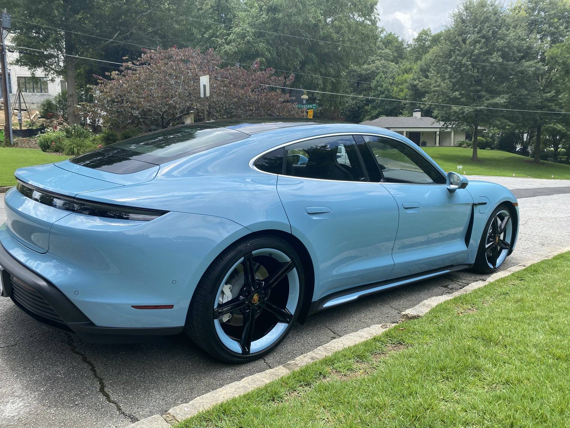 Porsche Taycan Frozen Blue Taycan, with matching Mission-E wheels and side skirt D15E7326-29FF-46F8-87BD-EE53D374638C