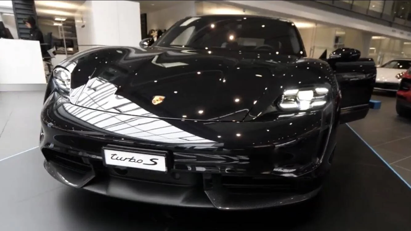 Porsche Taycan My Stormtrooper's modifications 67719760-AD98-4CC5-A30E-2FA5370FCF66