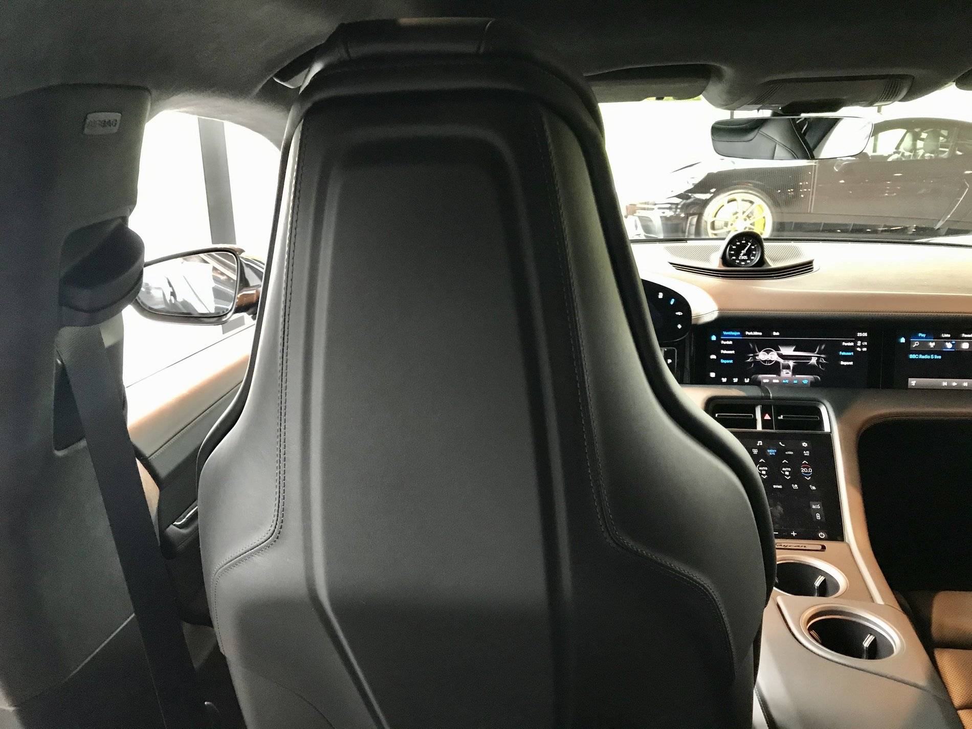 Porsche Taycan 'Standard' leather vs. Olea leather? OleaLeather - IV