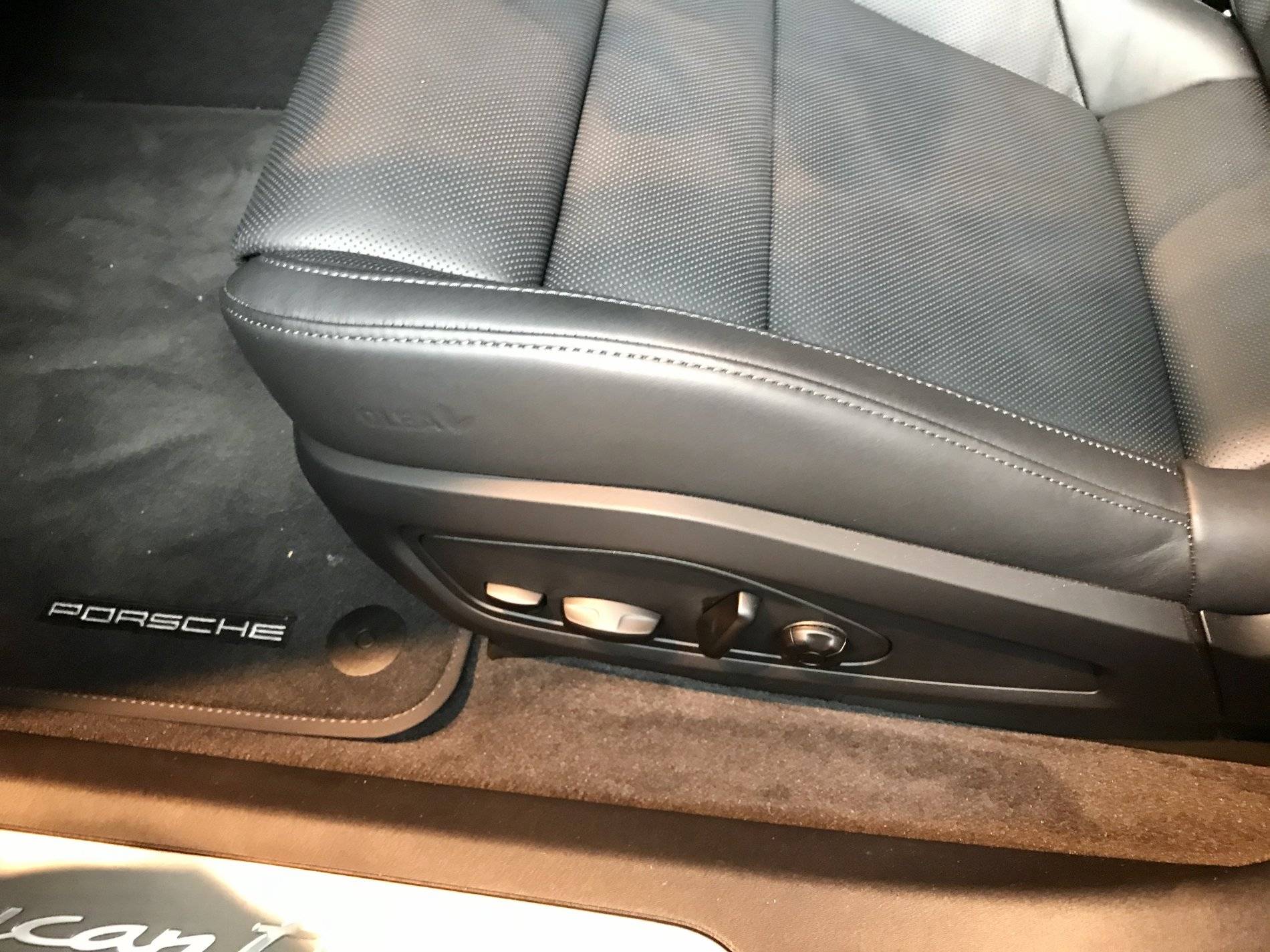 Porsche Taycan 'Standard' leather vs. Olea leather? OleaLeather - V