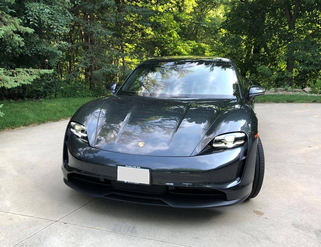 Porsche Taycan Dealing with the front license plate 1594090542705