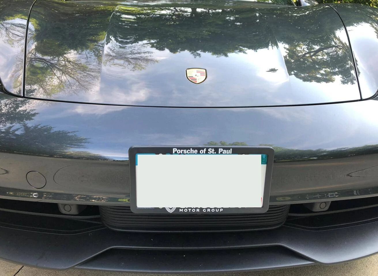 Porsche Taycan Dealing with the front license plate 1594090698309