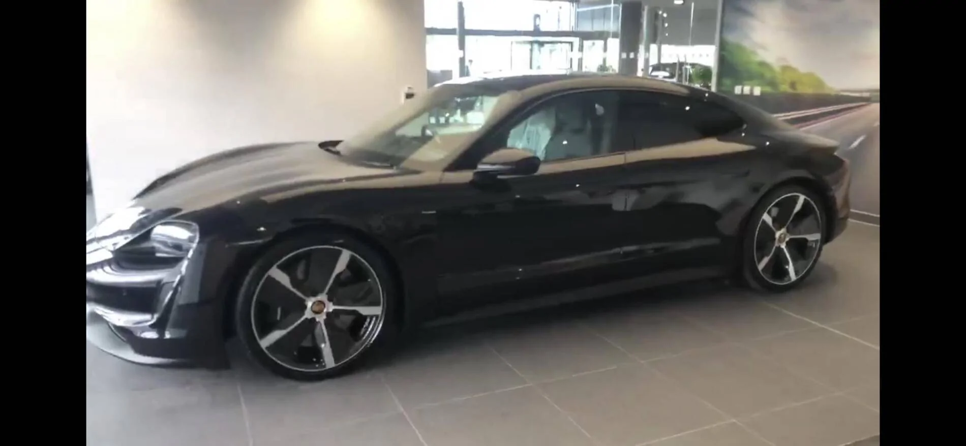Porsche Taycan Taycan Colours B94534B5-7029-4C91-8340-F1CE8F230E06
