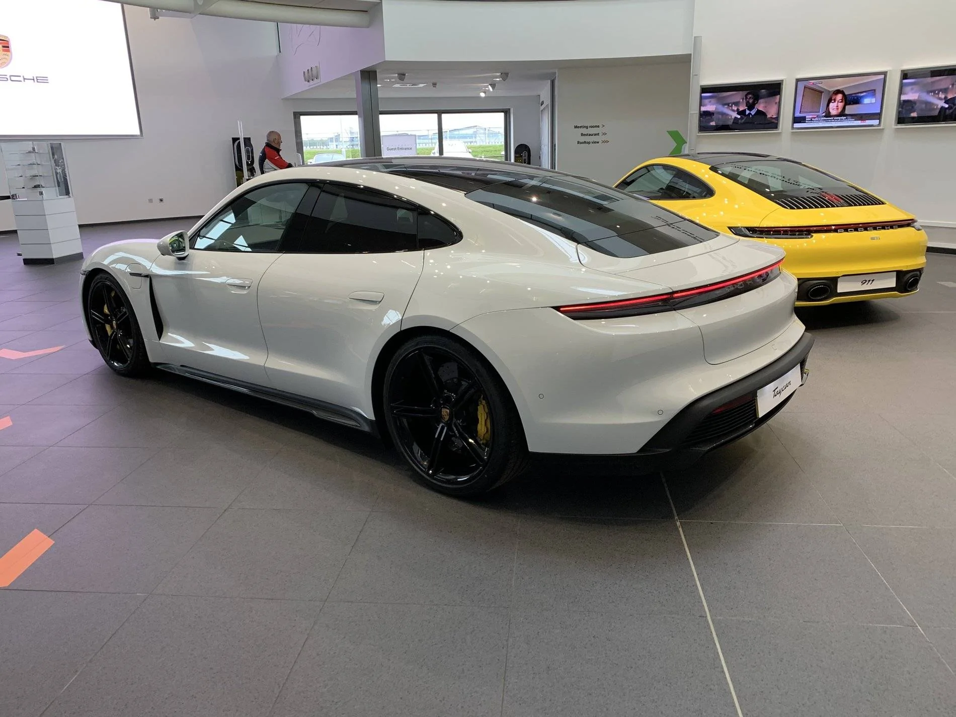 Porsche Taycan Porsche Experience Centre Silverstone IMG_7188