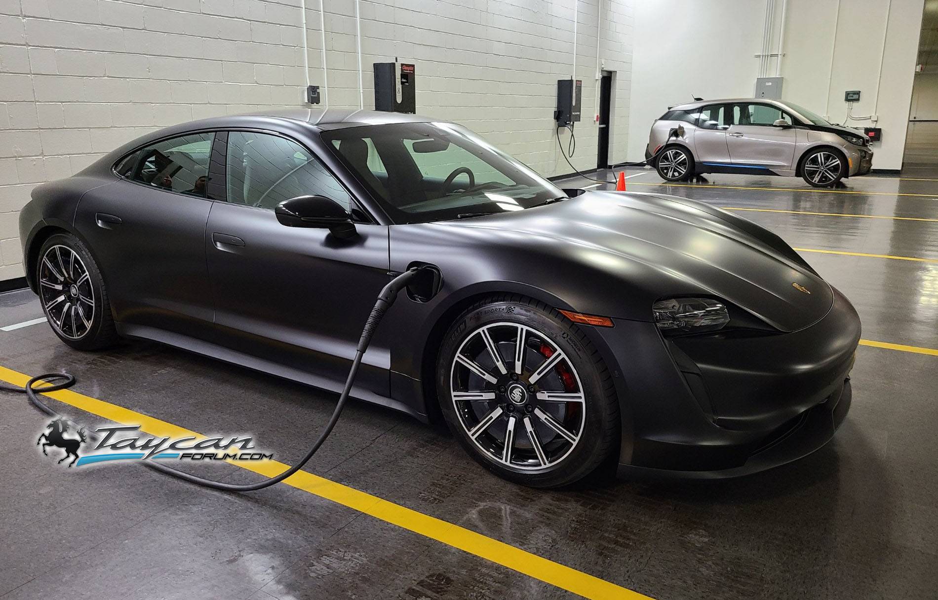 Porsche Taycan BLACK / JET BLACK Taycan Club Matte Black Taycan 4S