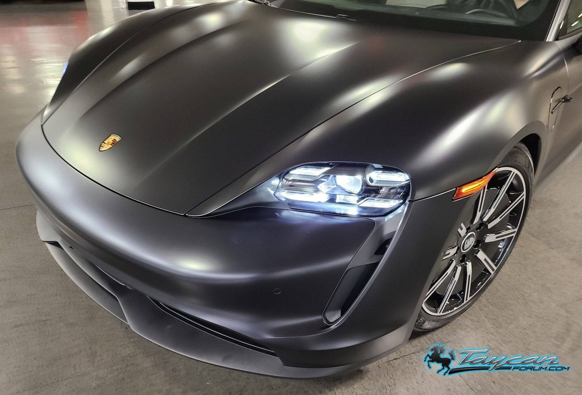 Porsche Taycan BLACK / JET BLACK Taycan Club Matte Black Taycan 4S 2