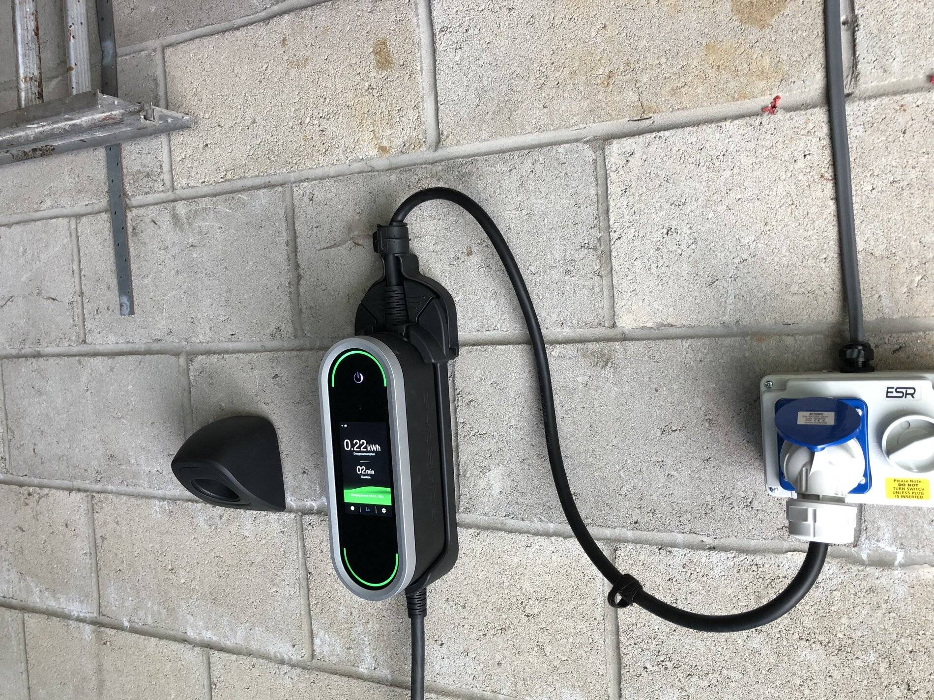 Porsche Taycan Mobile Charger 92D2225F-5841-4D8C-AFC9-6E4D8784DD73